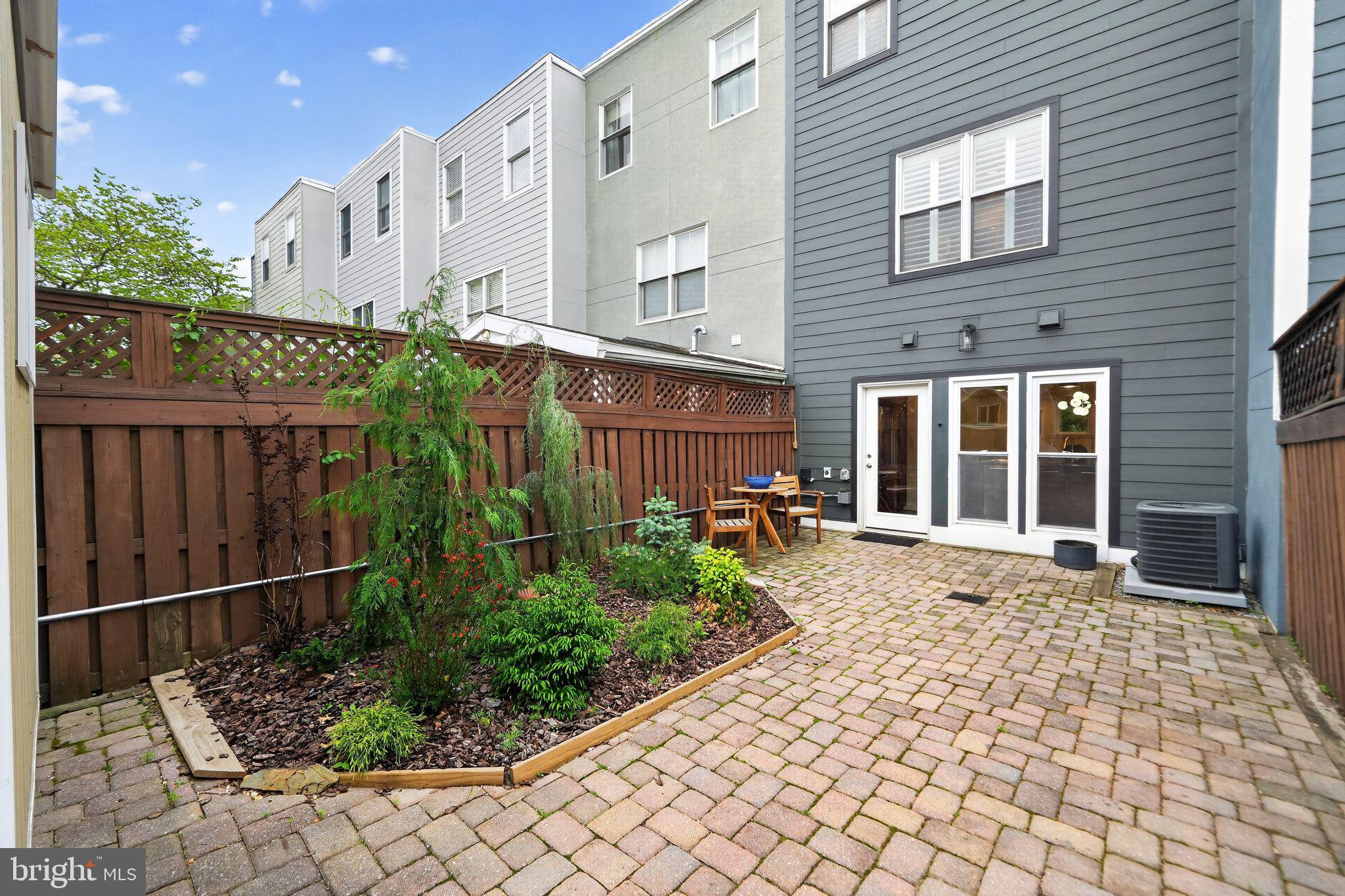 FAIRMOUNT - Residential