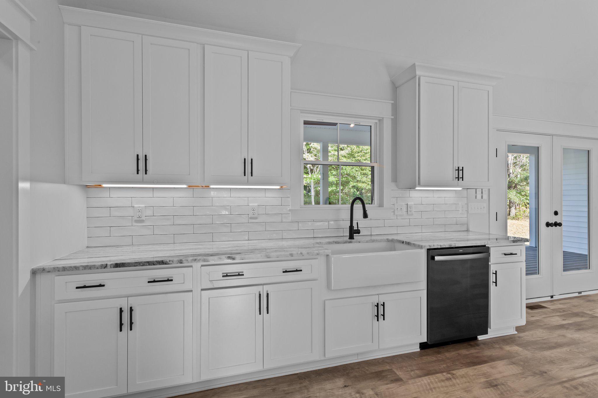 LIGHTHOUSE POINT - Residential