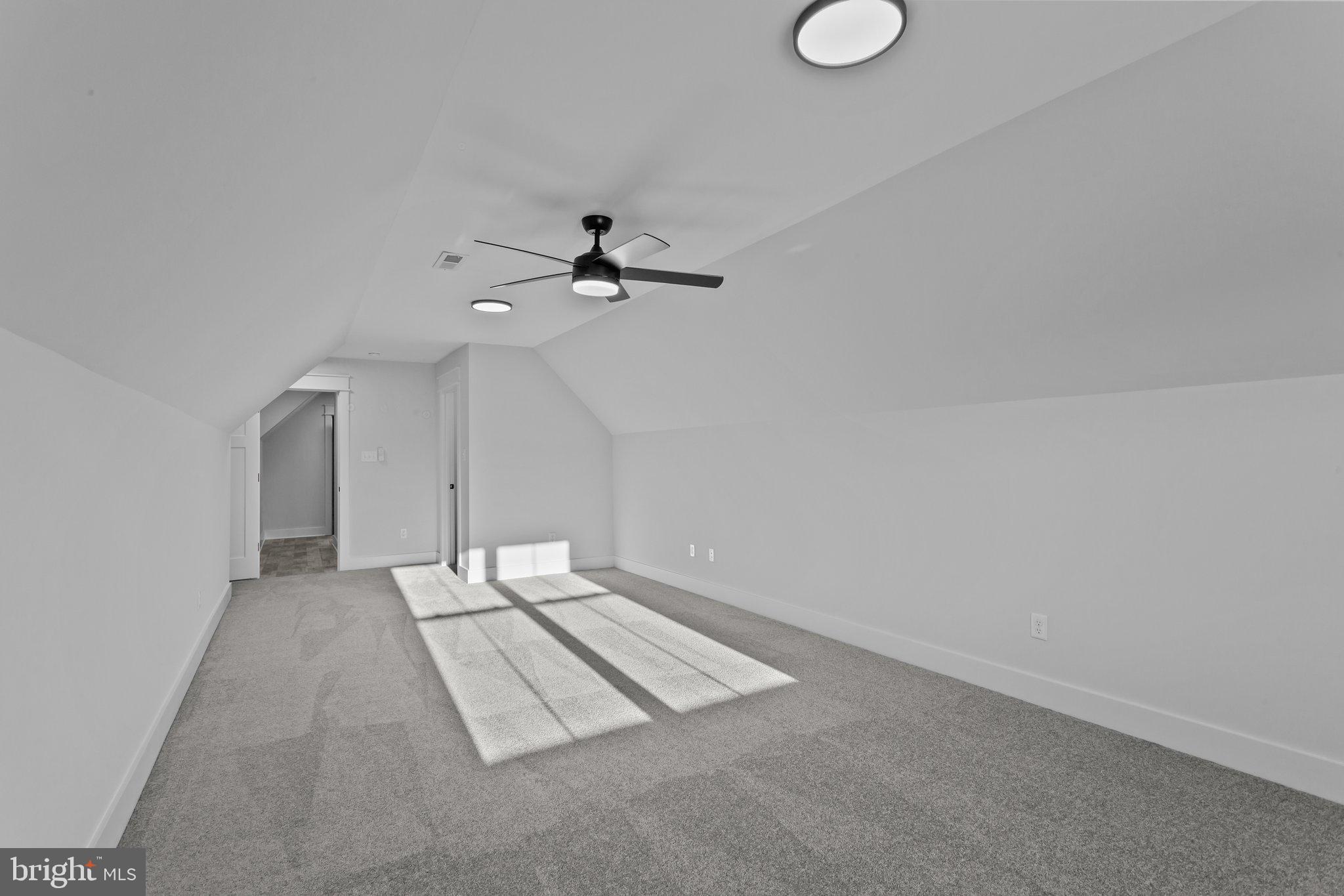 LIGHTHOUSE POINT - Residential