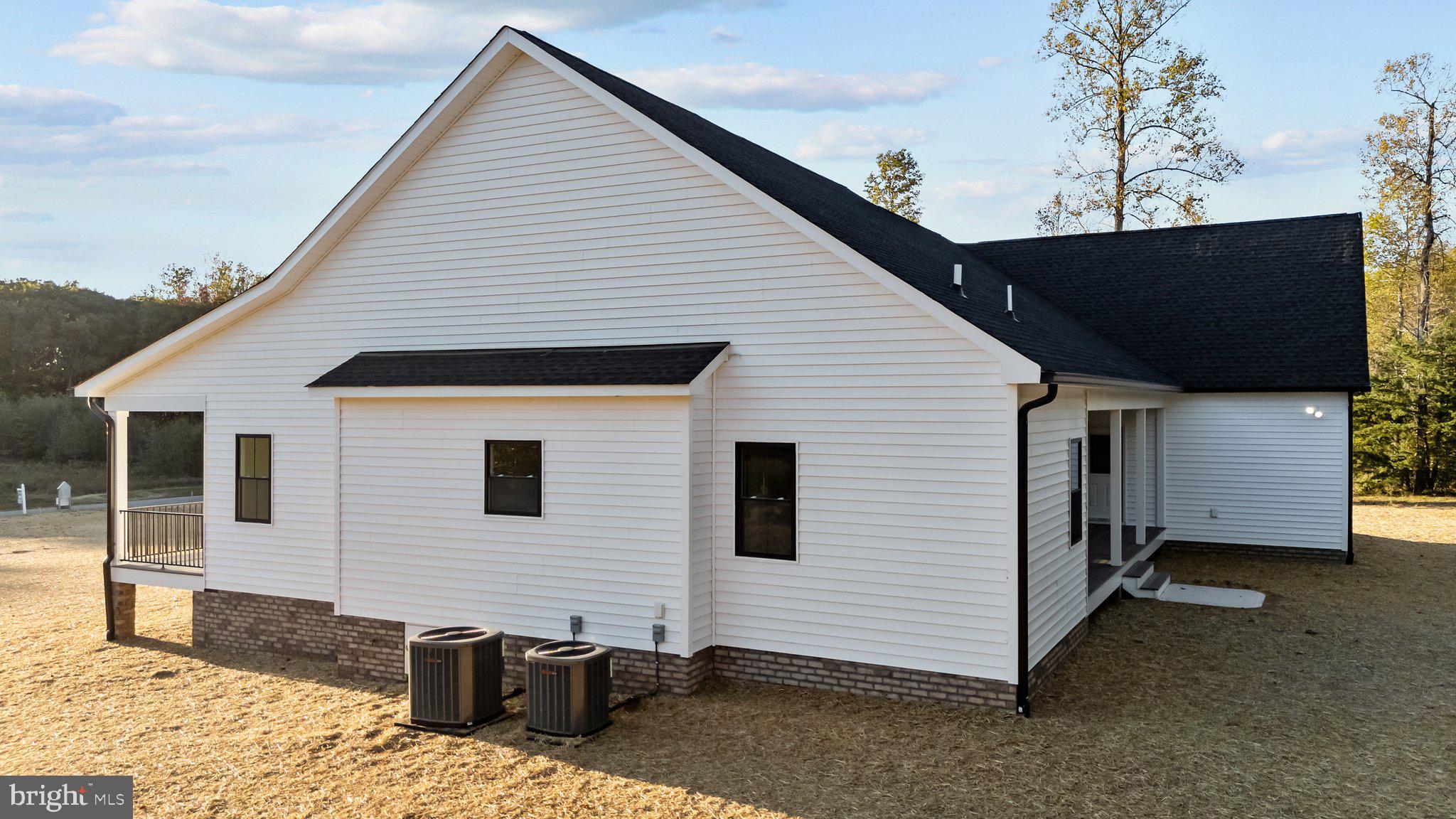 LIGHTHOUSE POINT - Residential