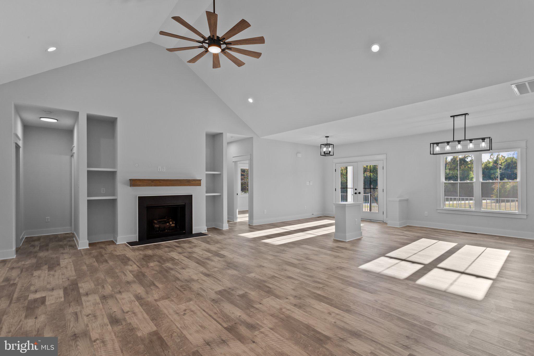 LIGHTHOUSE POINT - Residential