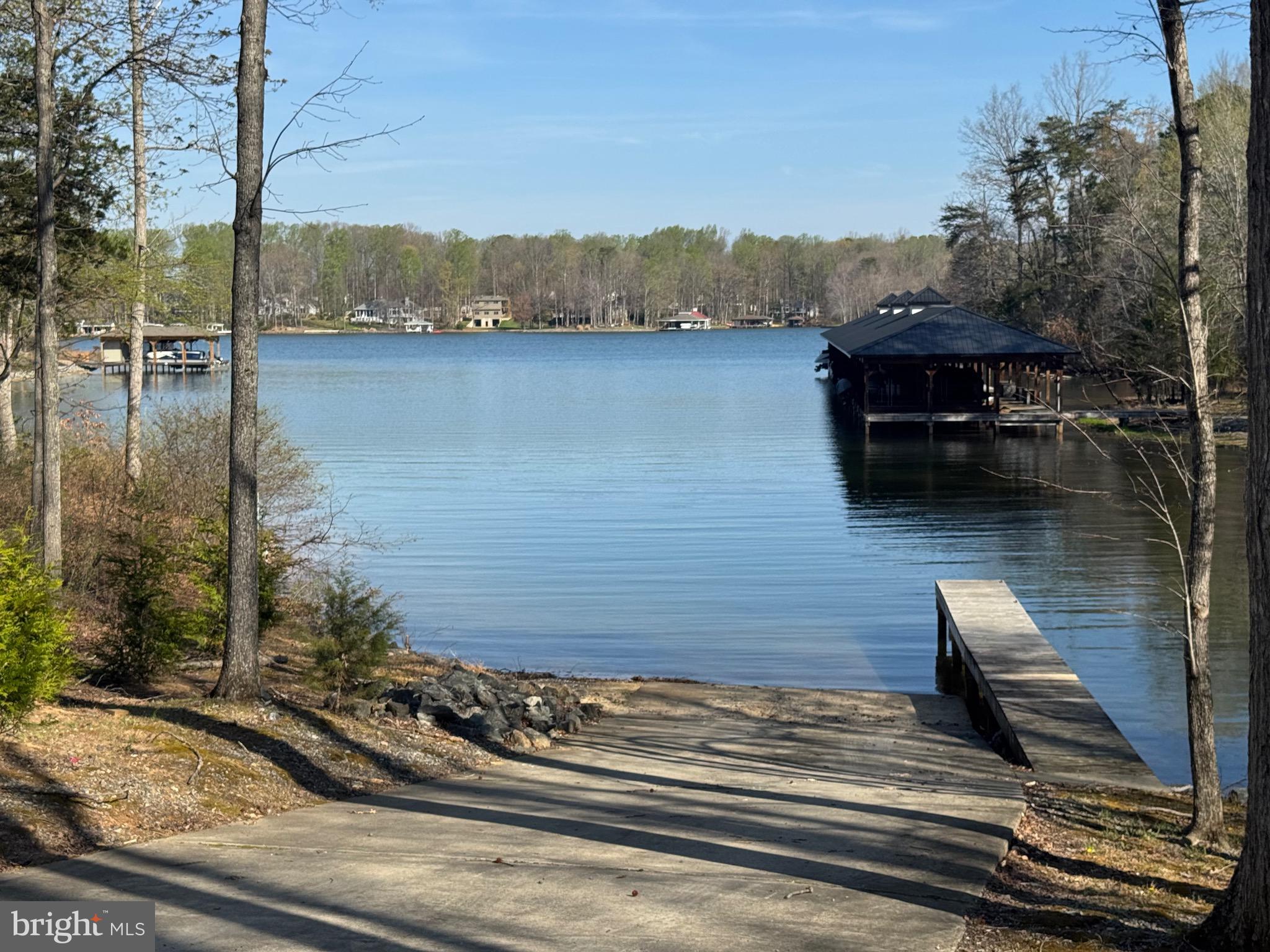 LIGHTHOUSE POINT - Residential