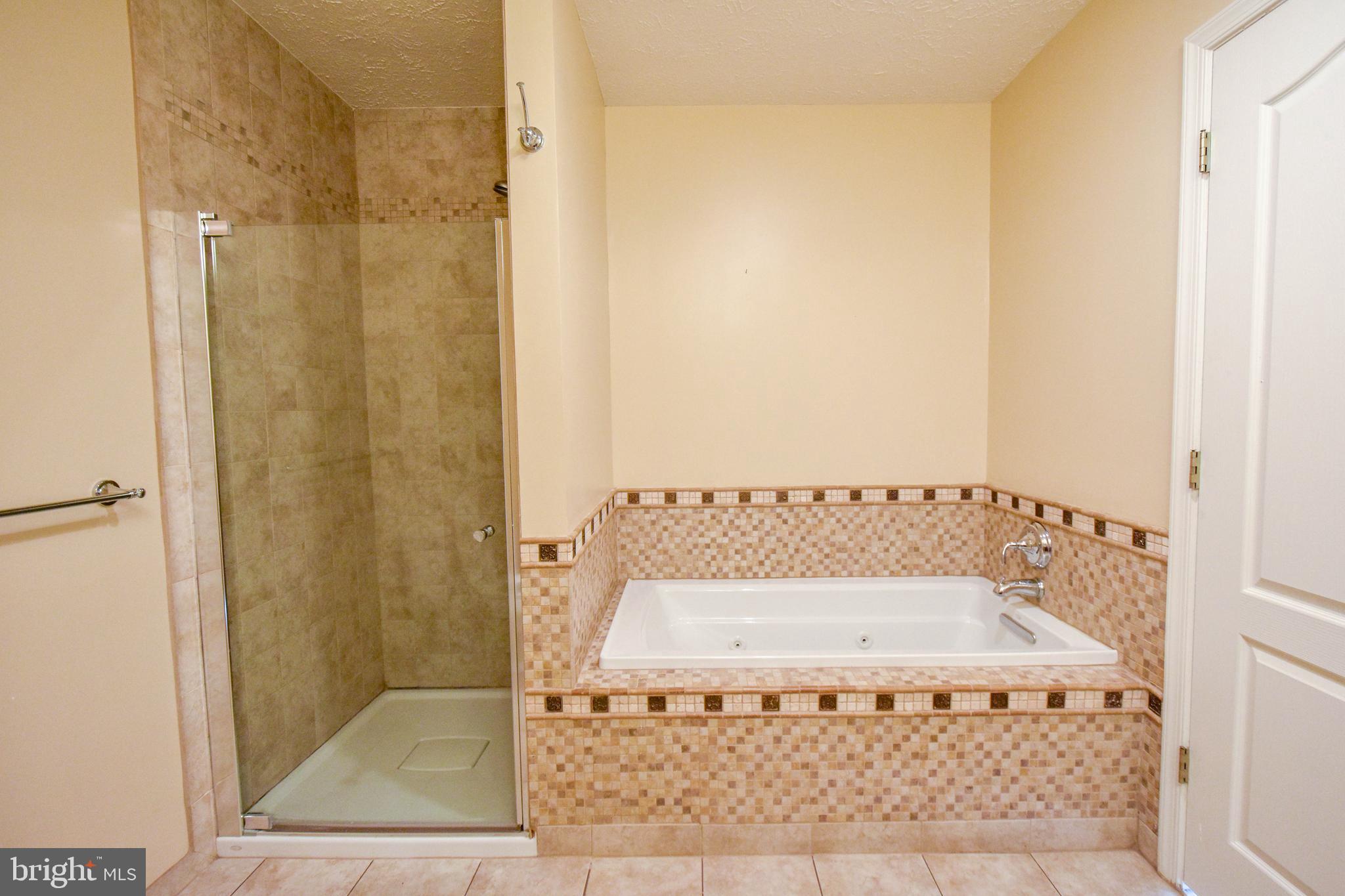 THE VILLAS - Residential Lease