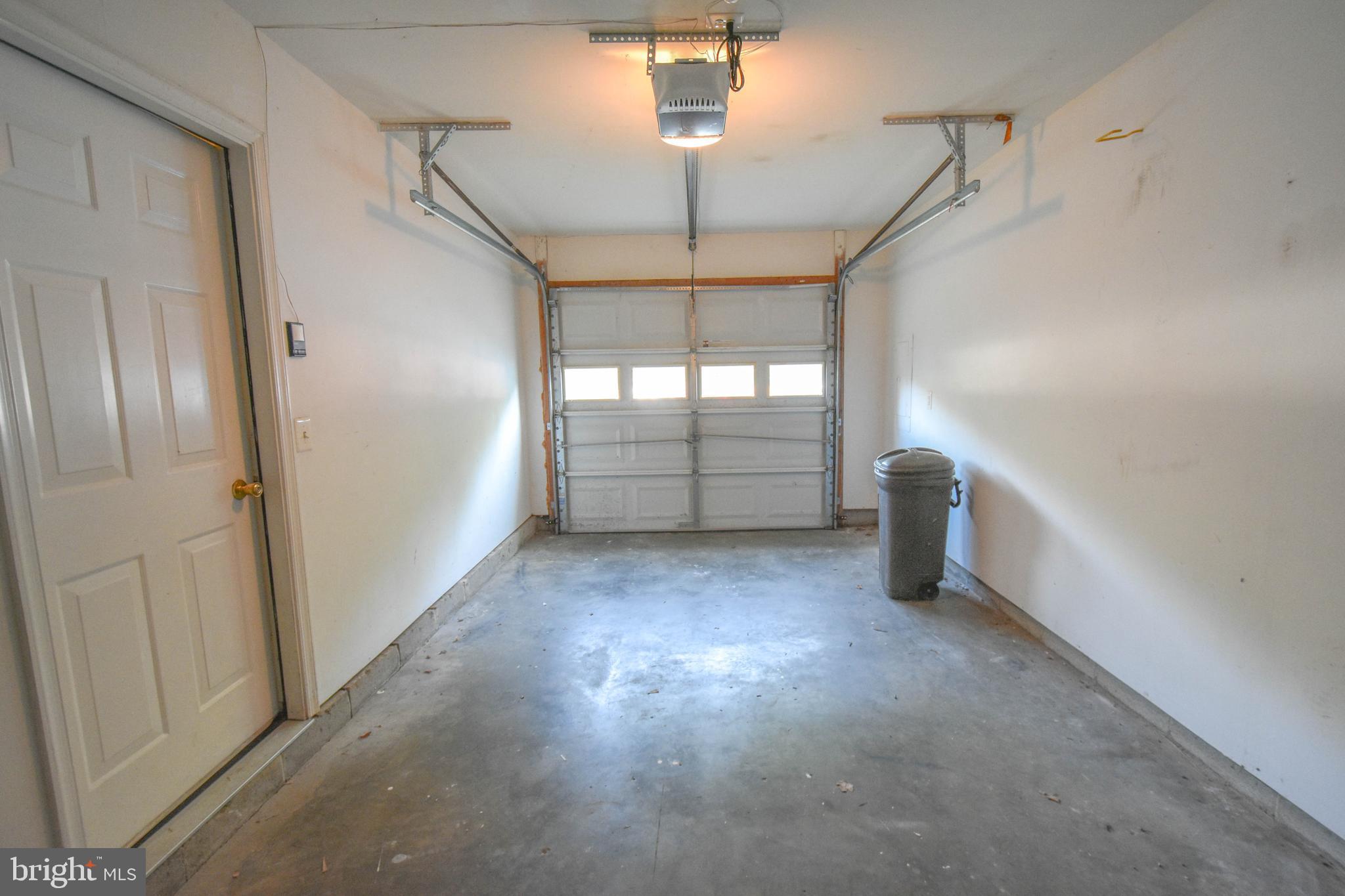 THE VILLAS - Residential Lease