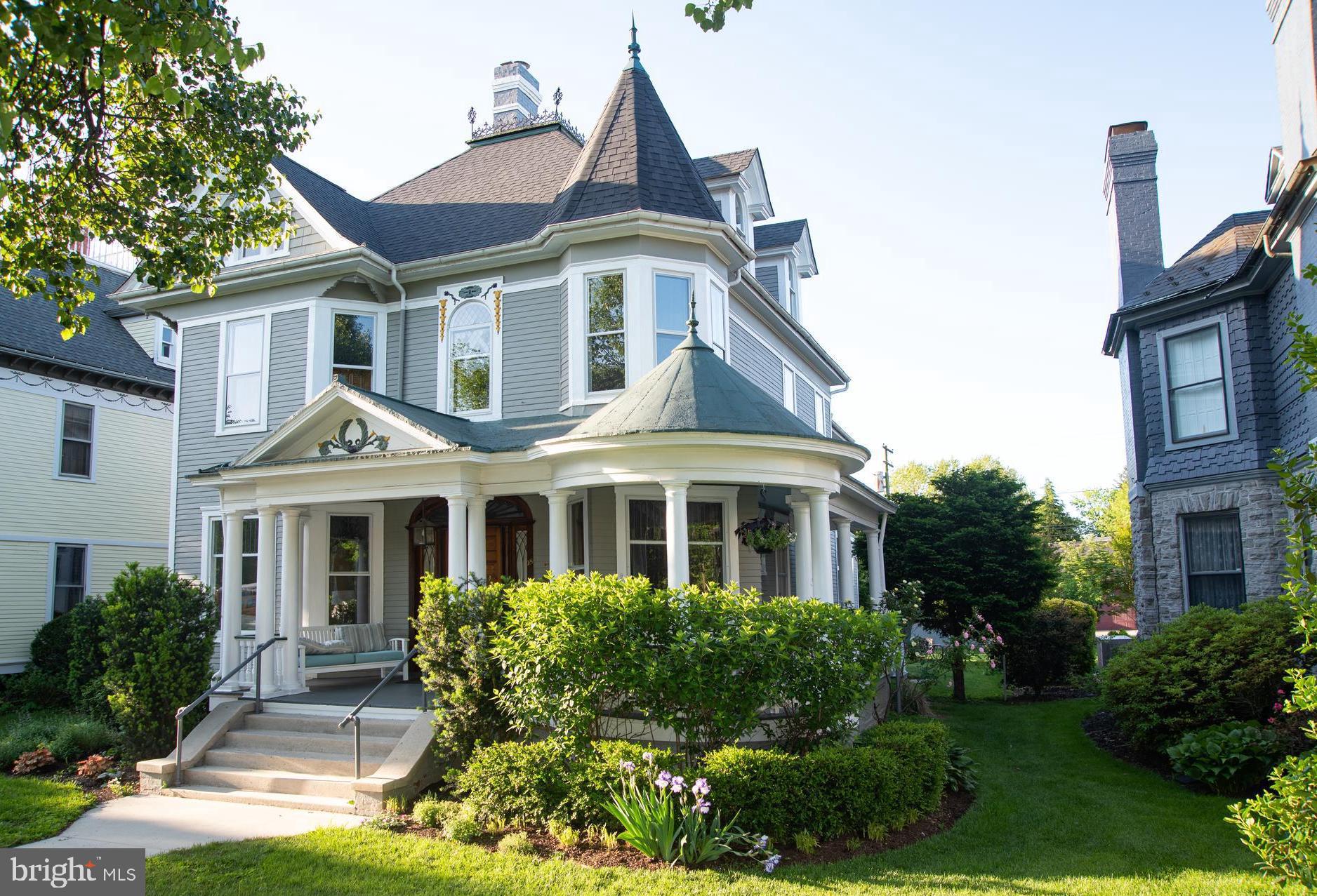 18 CLARKE PLACE