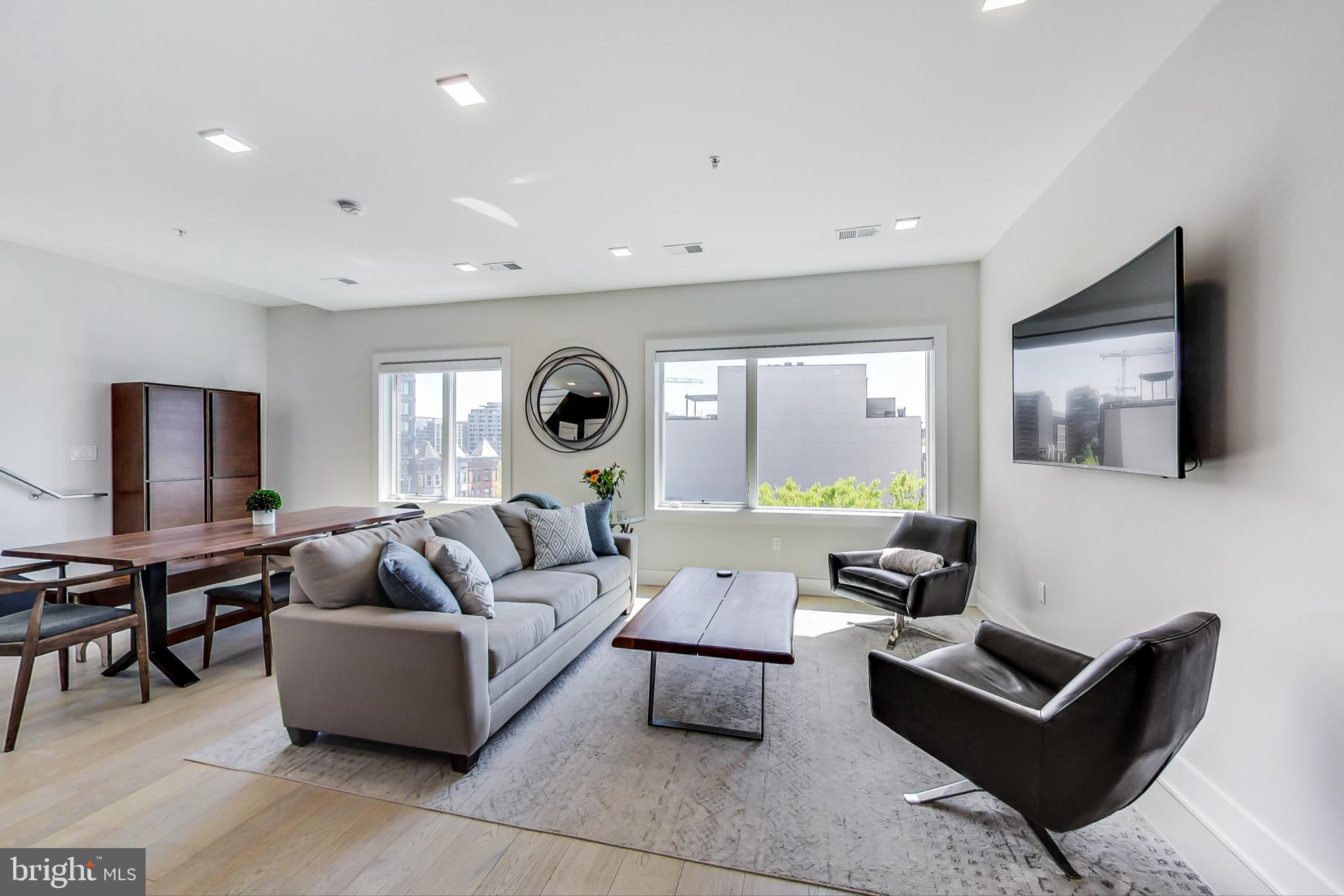 1532 N CAPITOL NW 402
