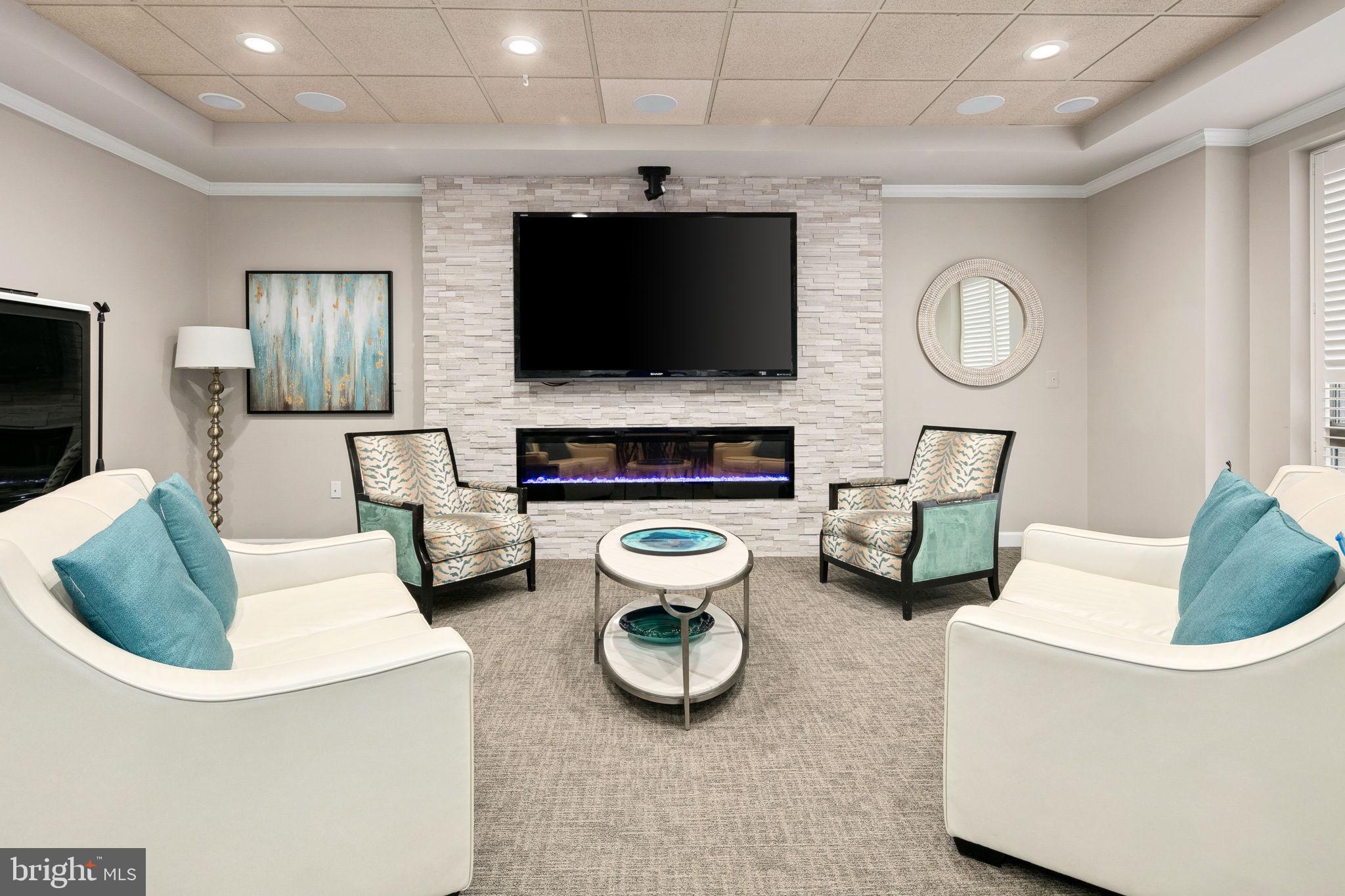 LEISURE WORLD - Residential