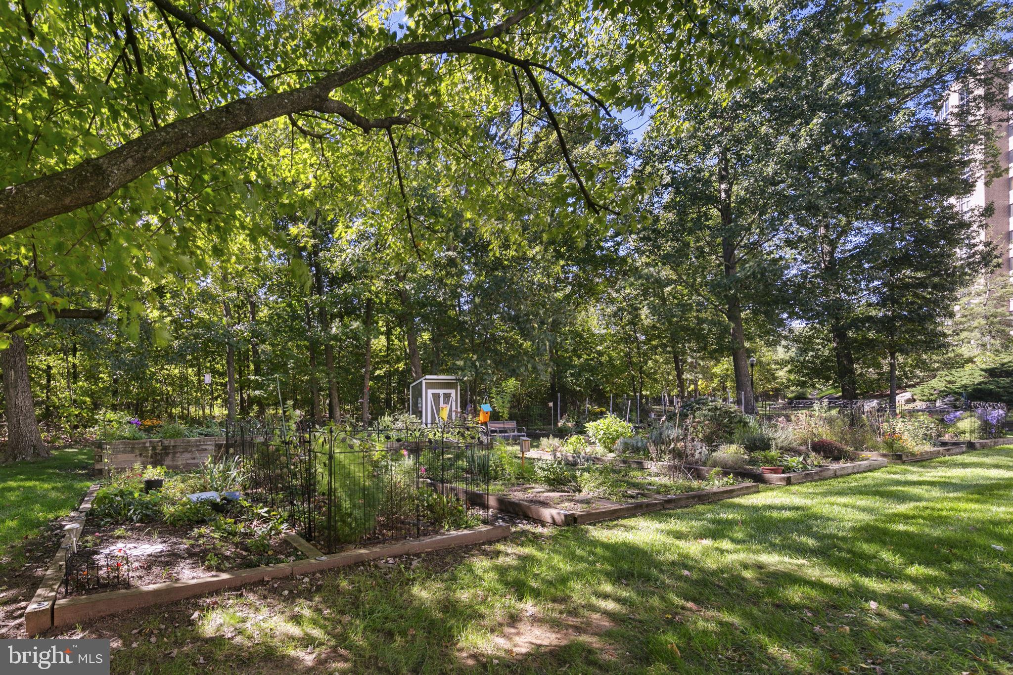 LEISURE WORLD - Residential