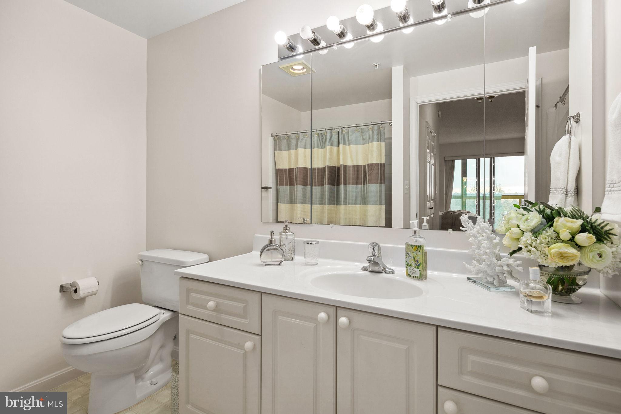 LEISURE WORLD - Residential