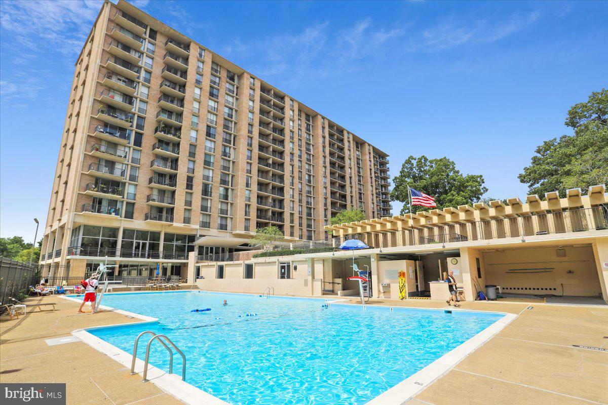 THE CARLTON - Residential