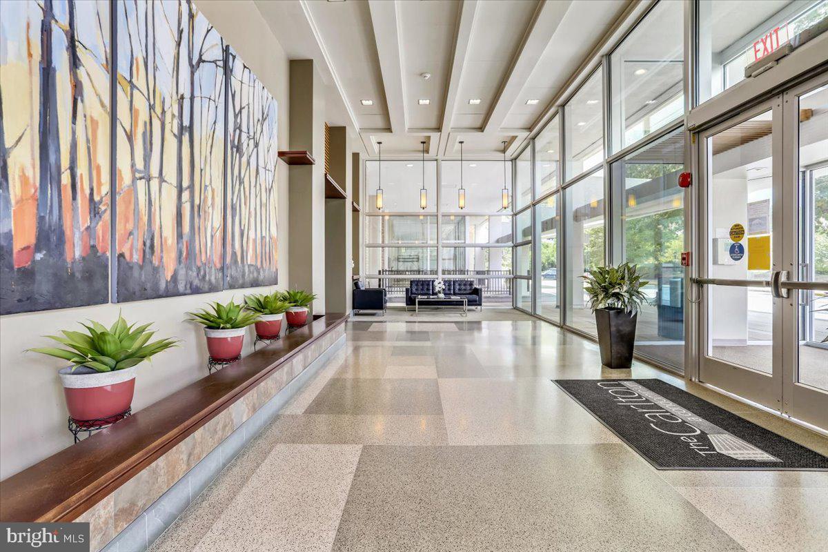 THE CARLTON - Residential