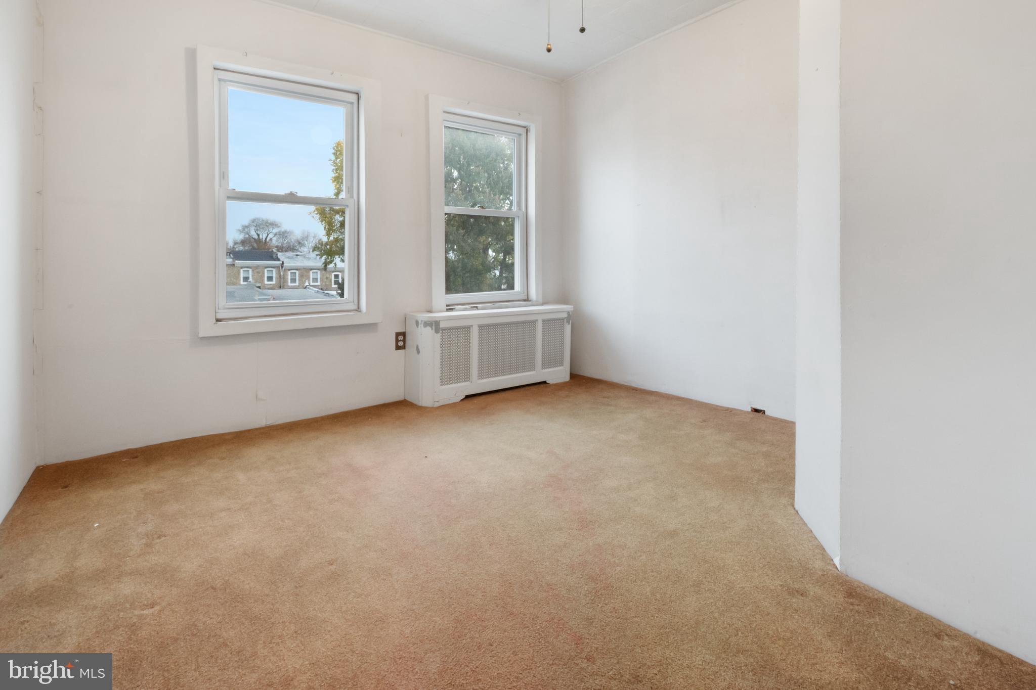 EAST FALLS - Residential