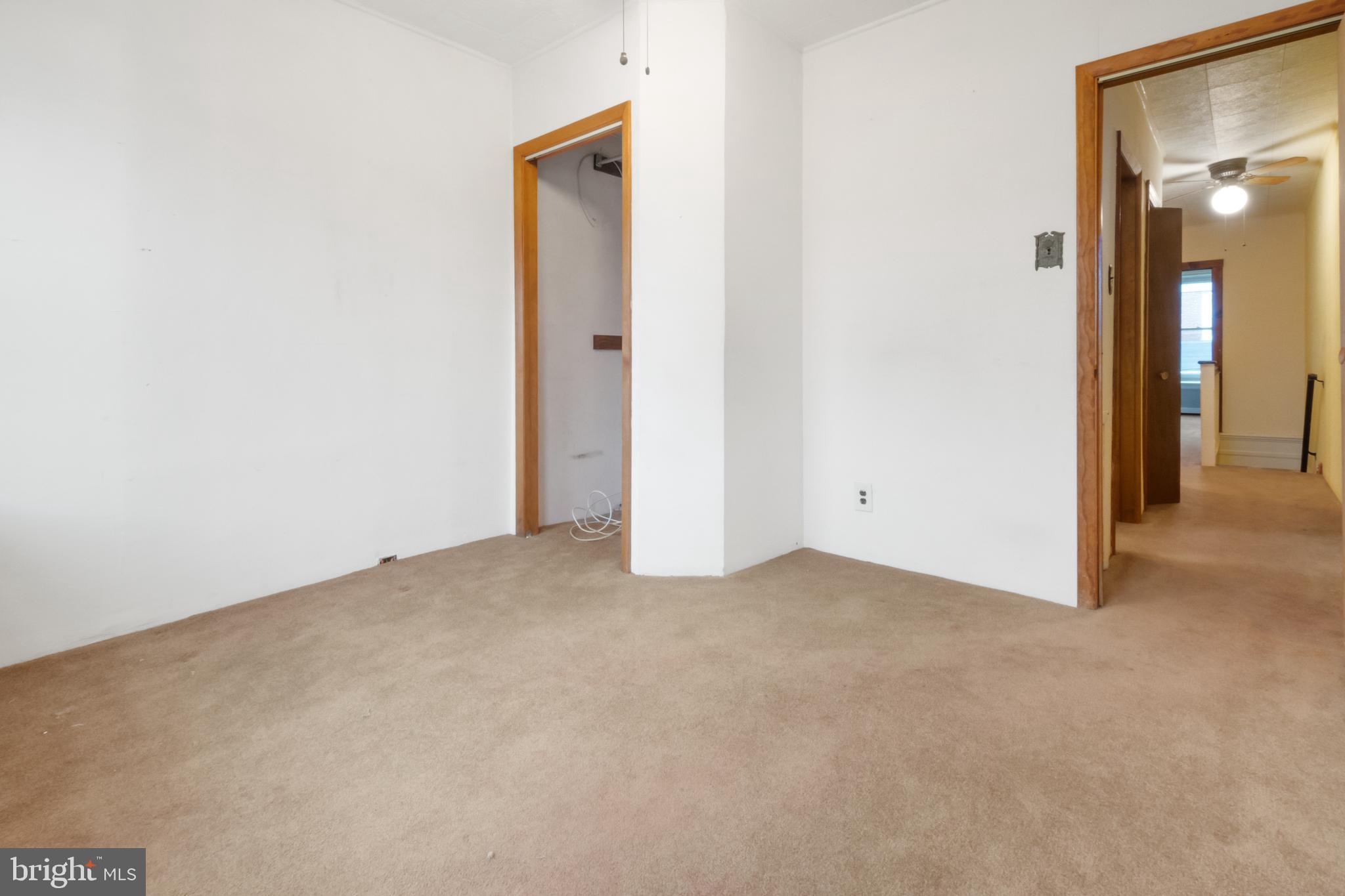 EAST FALLS - Residential