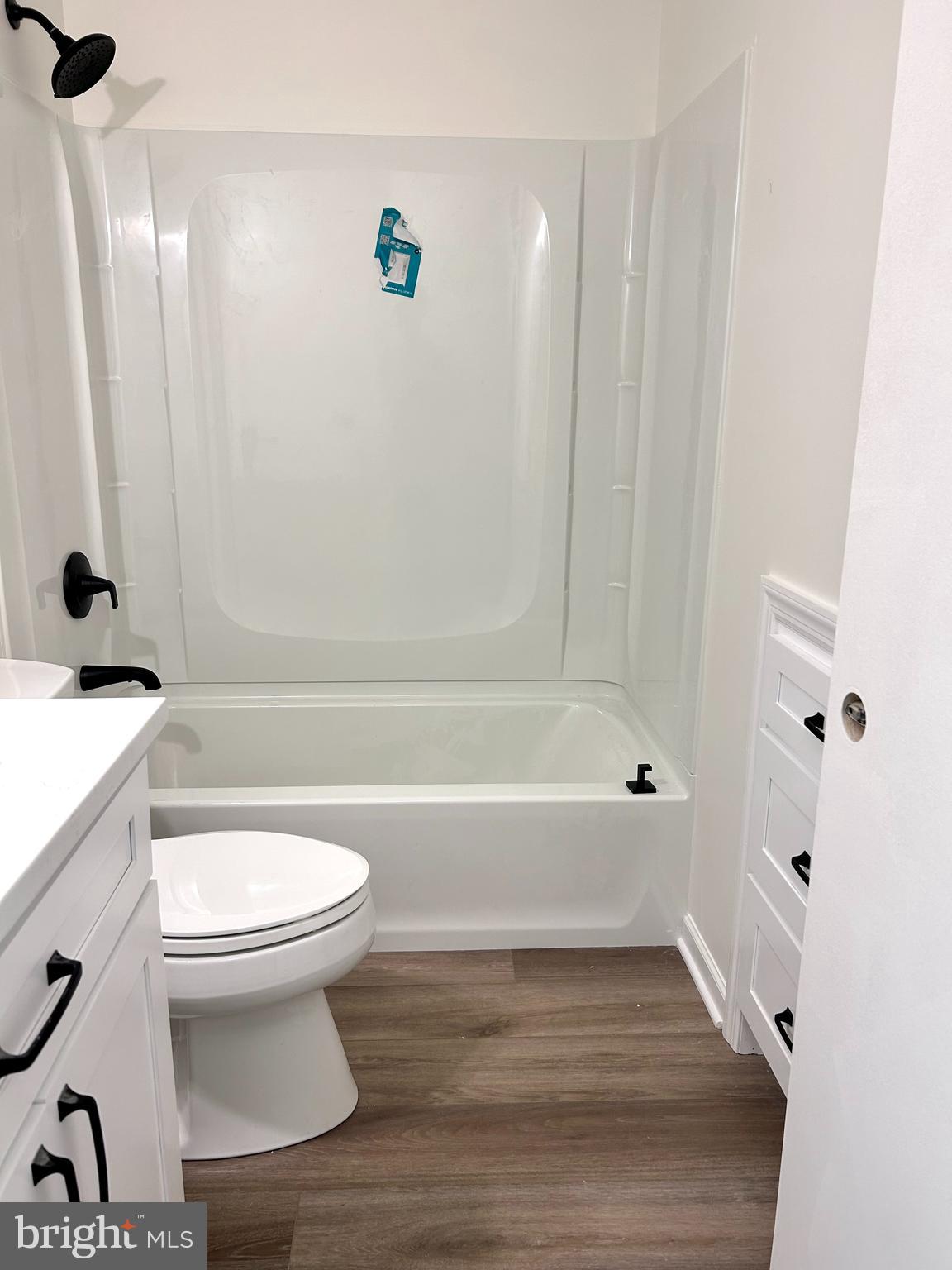 HICKORY HILLS CONDOMINIUMS - Residential Lease