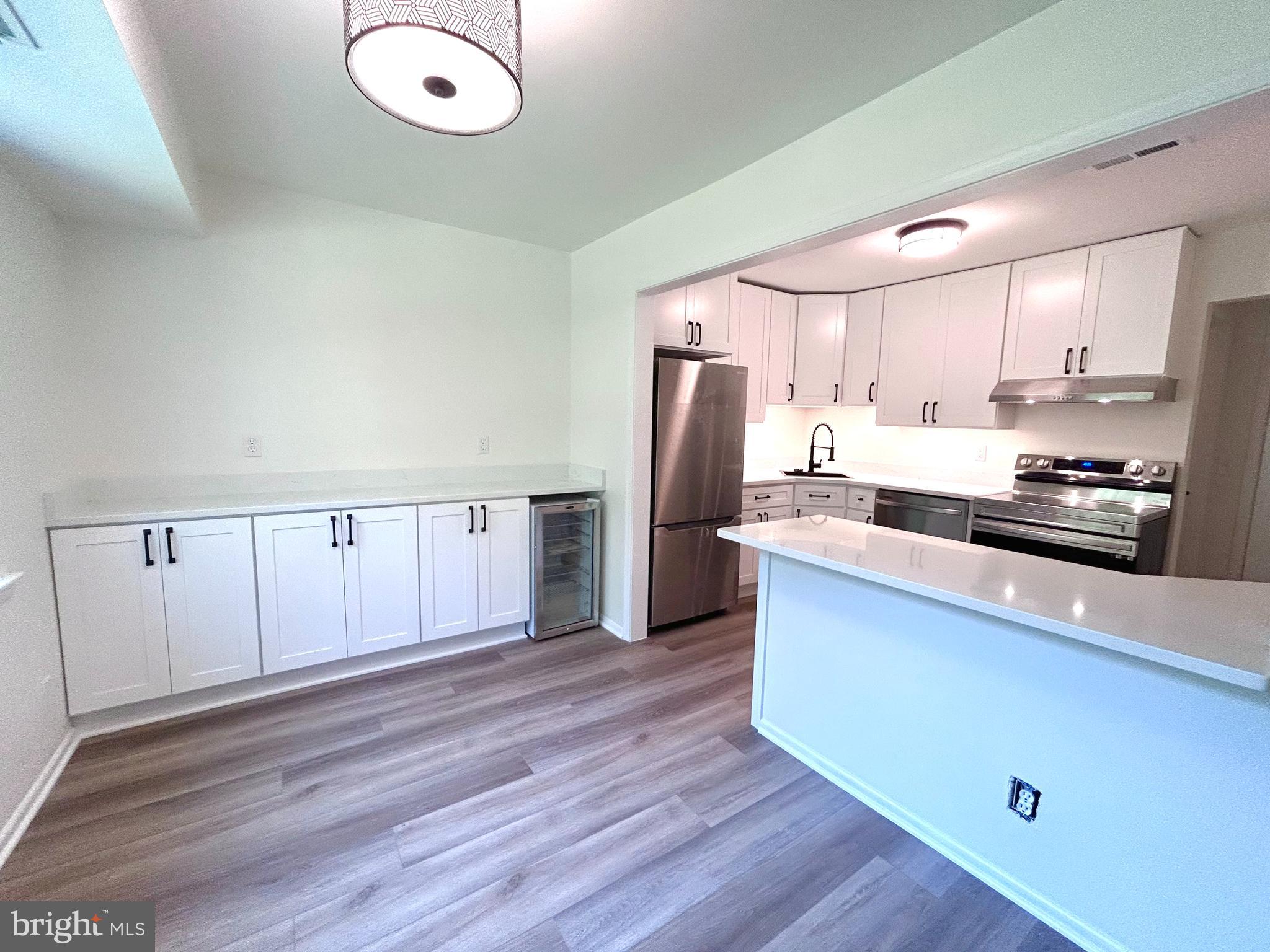 HICKORY HILLS CONDOMINIUMS - Residential Lease