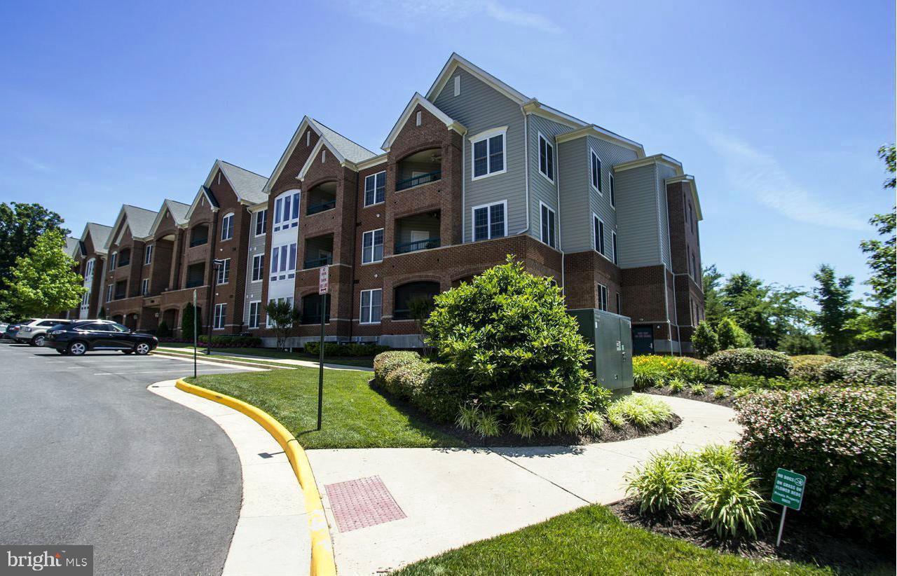 7065 HERITAGE HUNT DRIVE 208