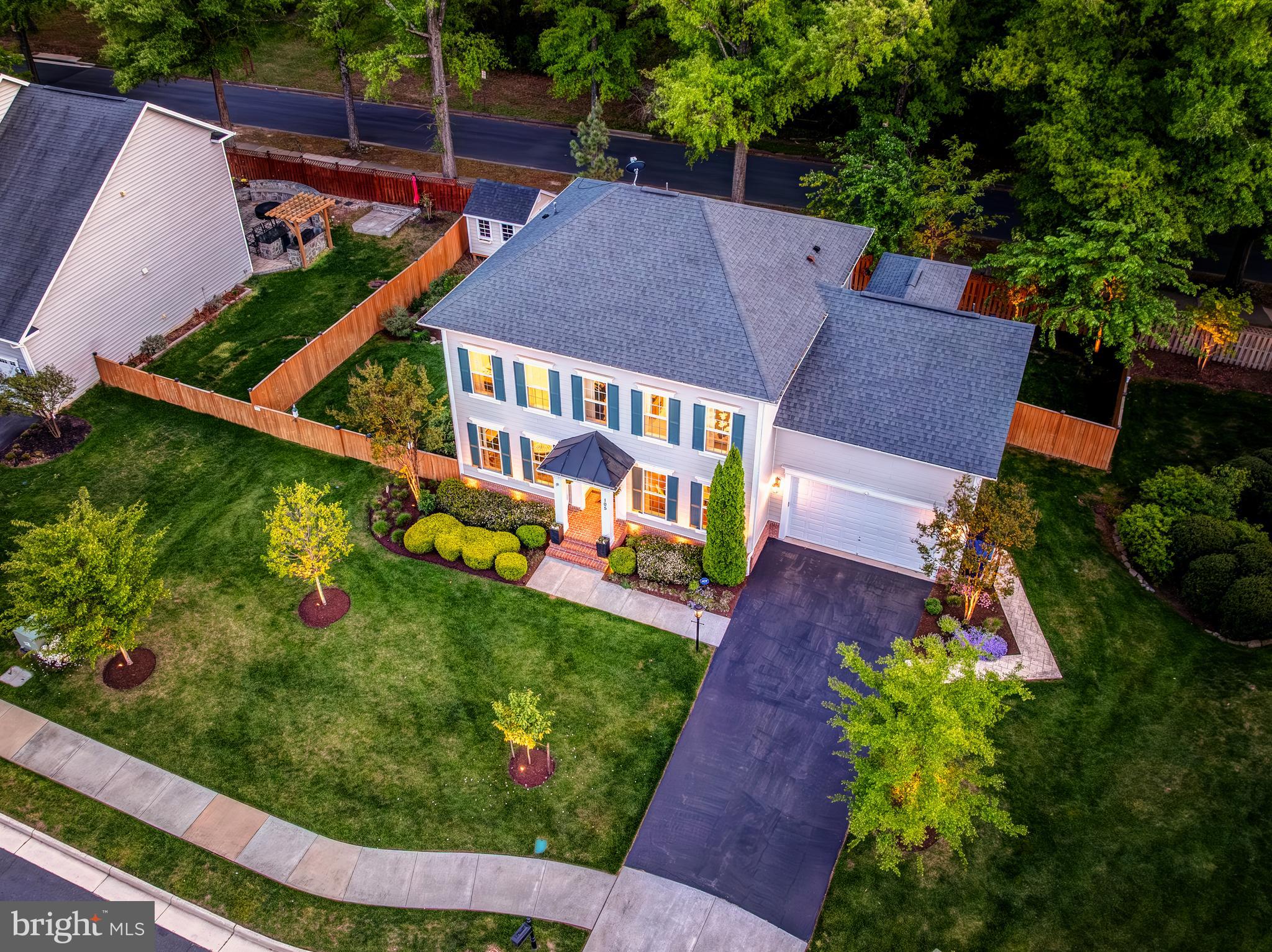 105 HEGLAR OAKS COURT