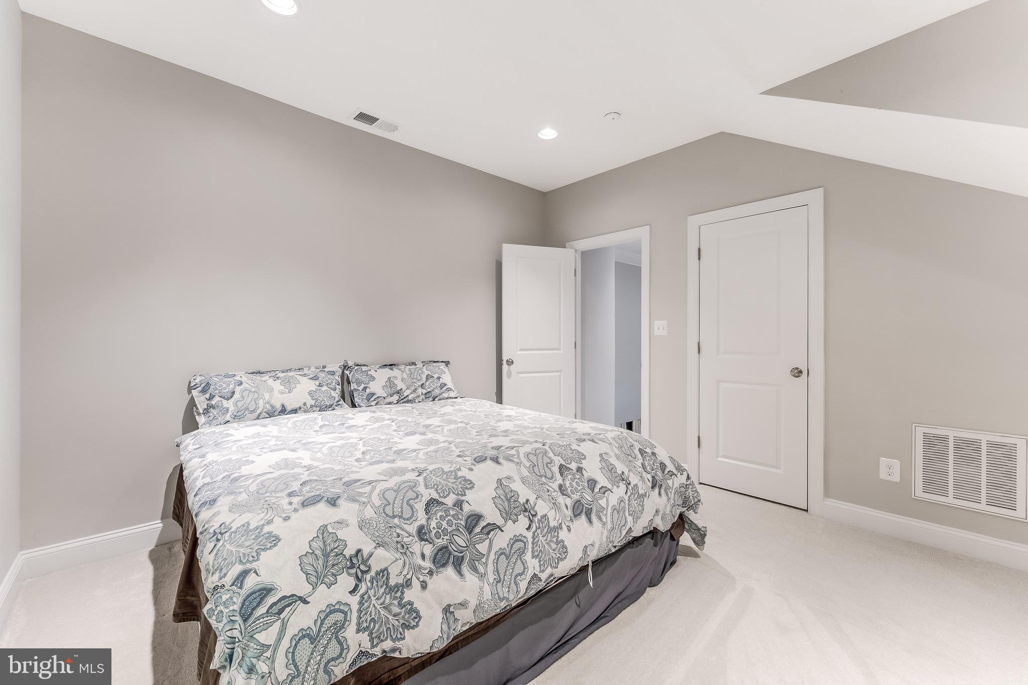 VAN BUREN RESERVE - Residential