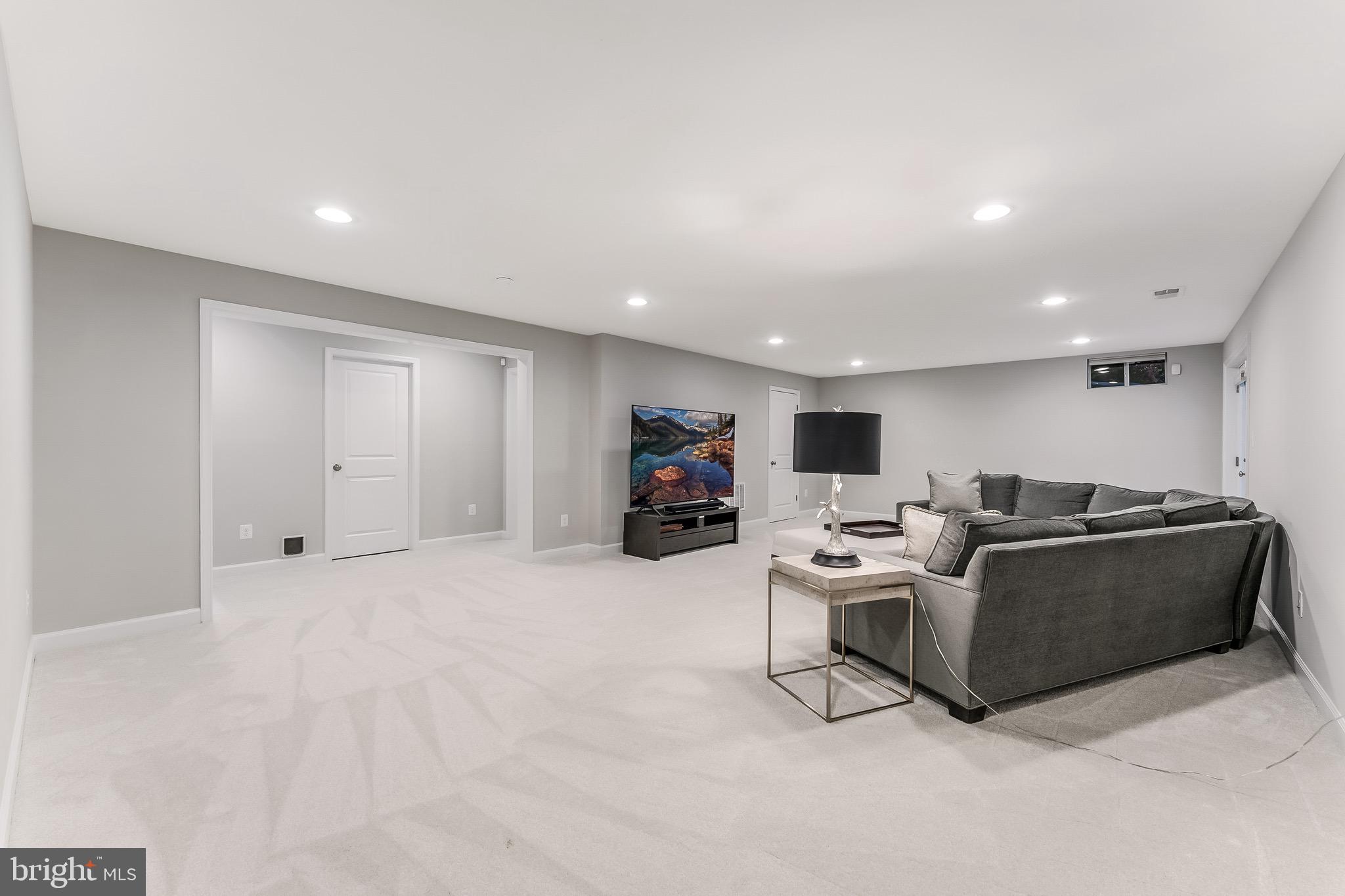 VAN BUREN RESERVE - Residential