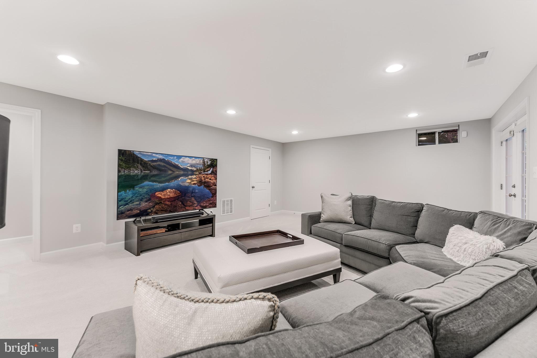 VAN BUREN RESERVE - Residential