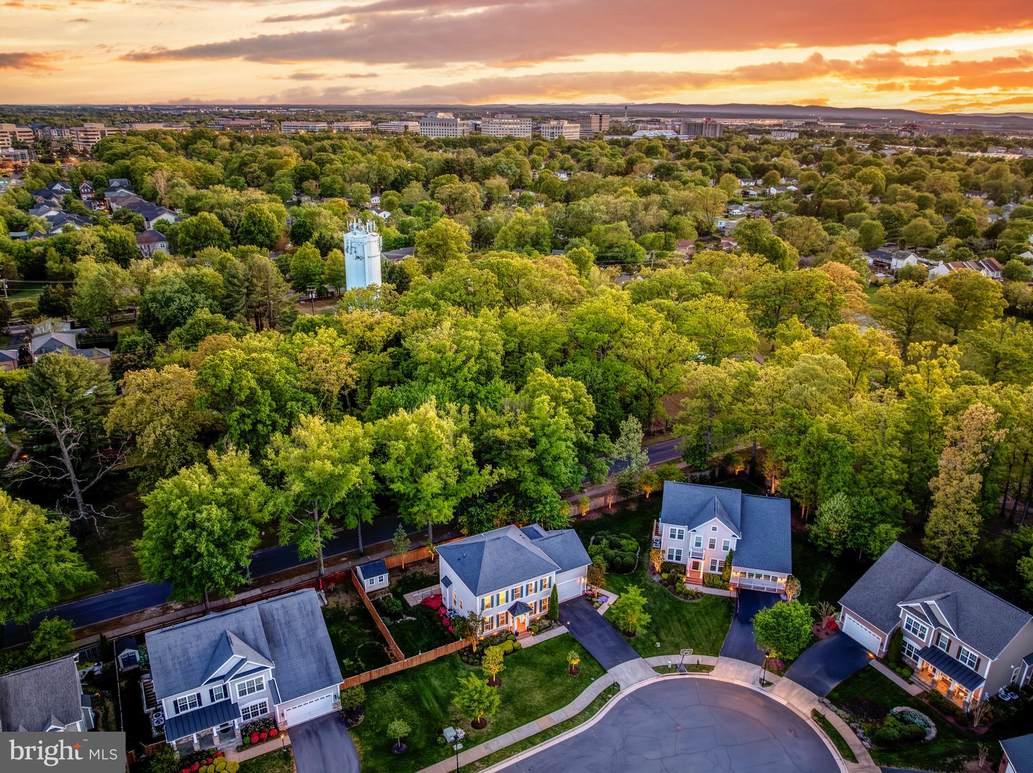 105 HEGLAR OAKS COURT