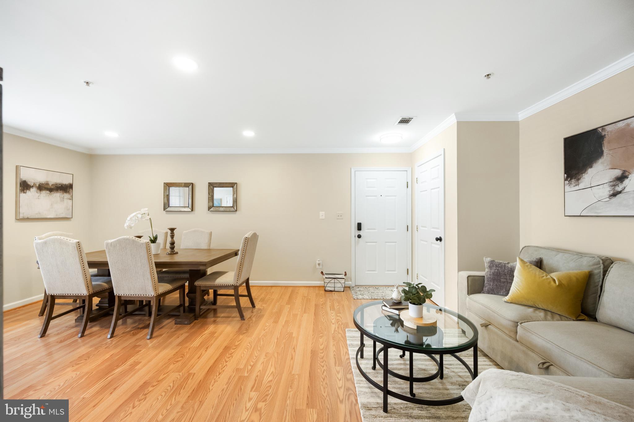 STRATFORD CONDO BULL RUN - Residential