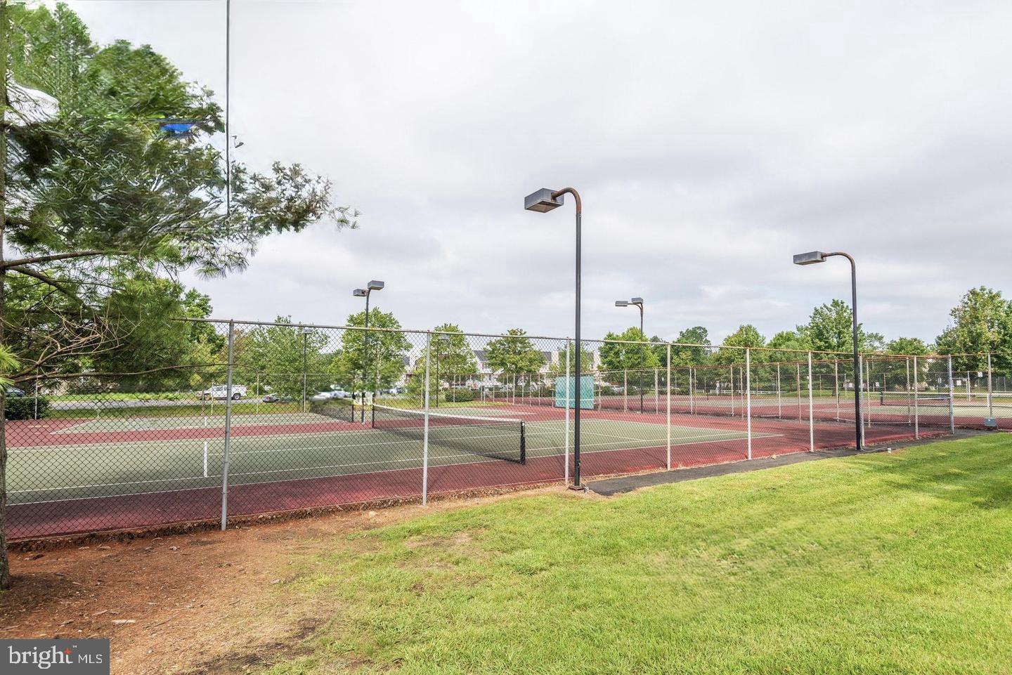 STRATFORD CONDO BULL RUN - Residential