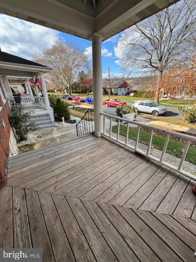 1136 STIRLING STREET