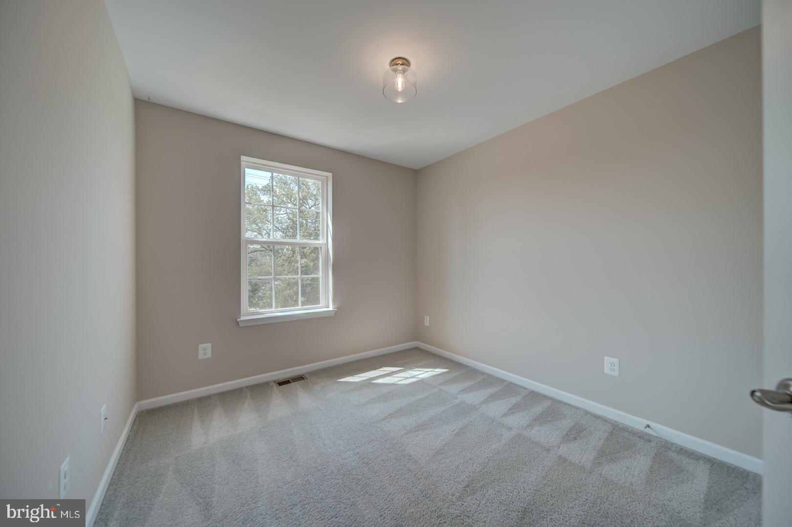 METRO POINTE - Residential