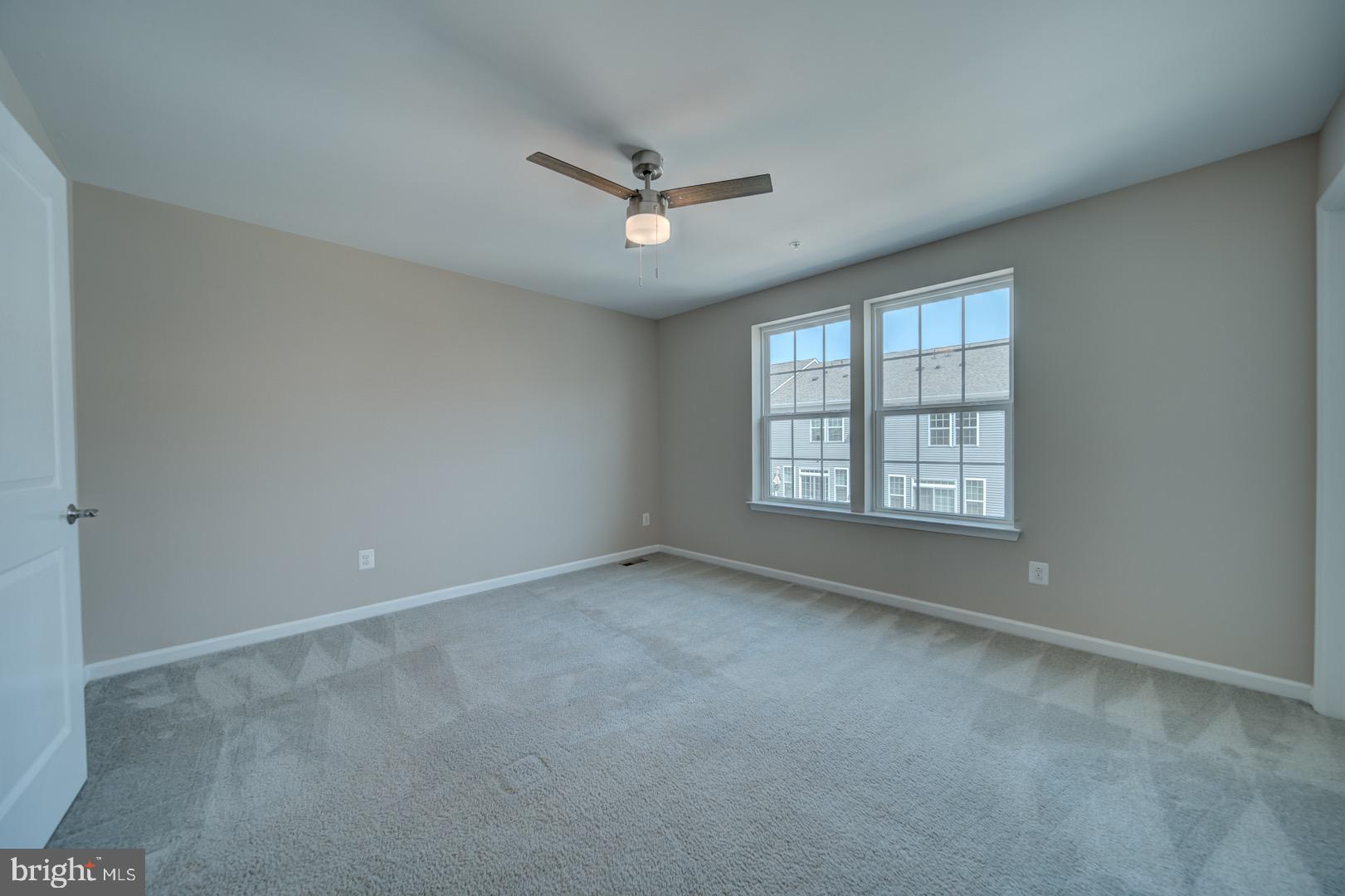 METRO POINTE - Residential