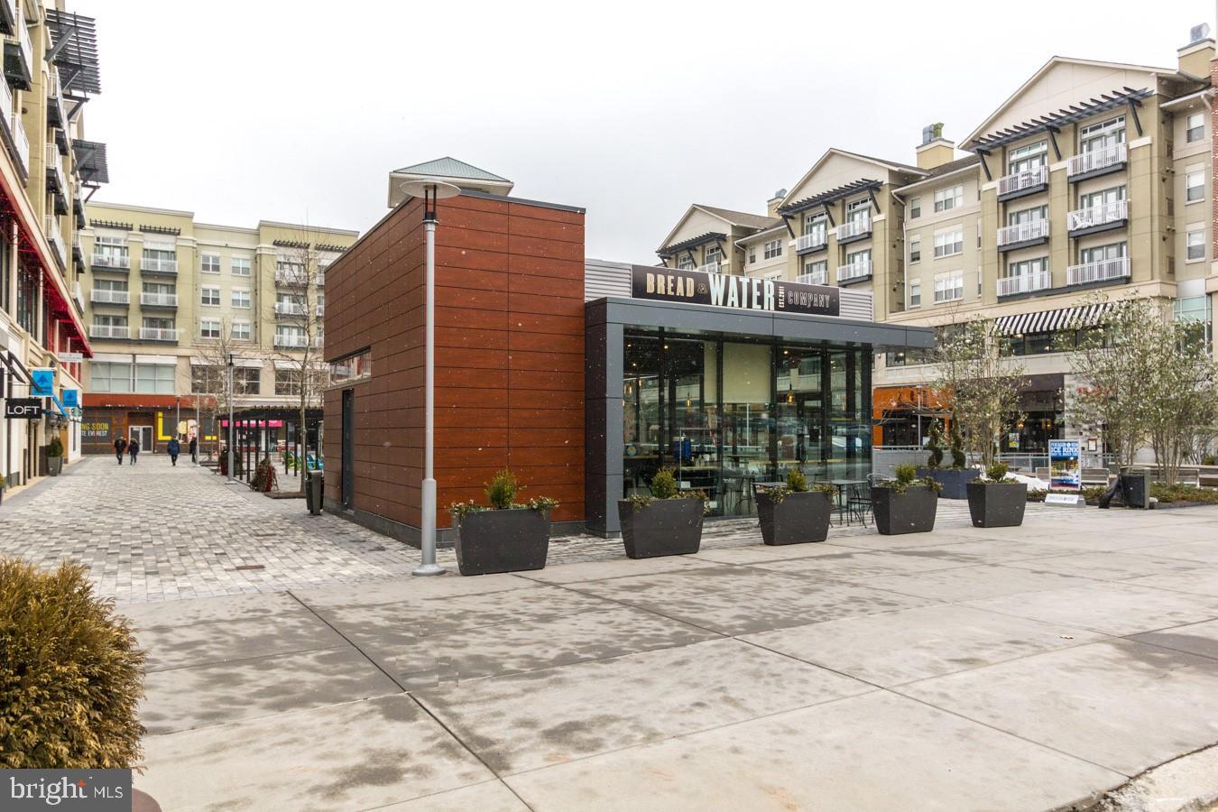 RIDGE HOUSE - Residential Lease