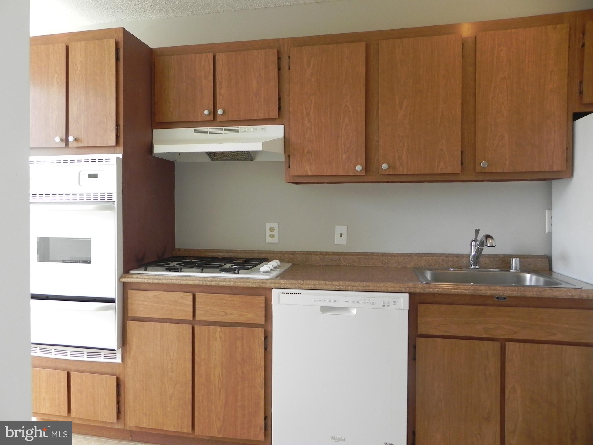 RIDGE HOUSE - Residential Lease