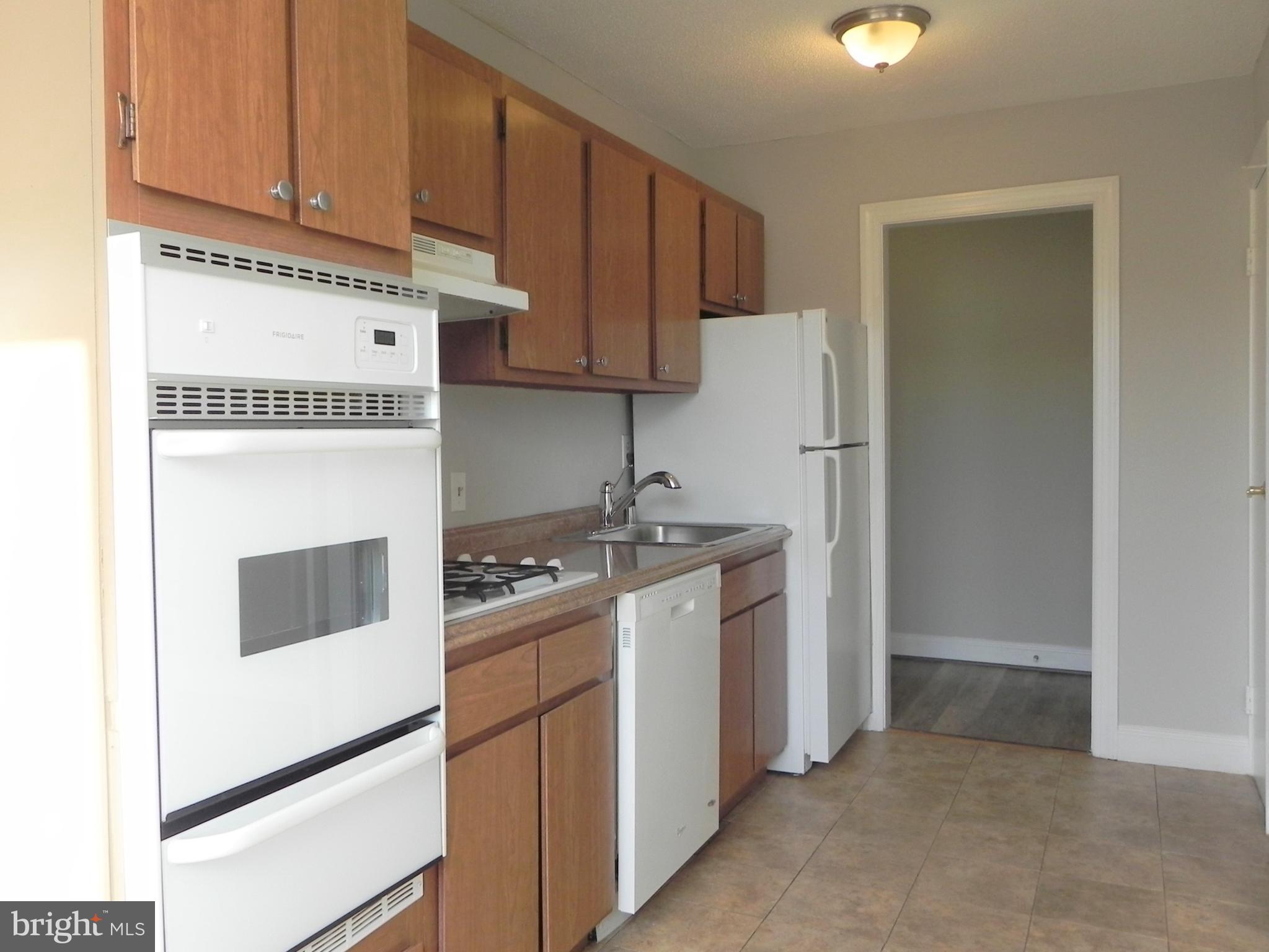 RIDGE HOUSE - Residential Lease