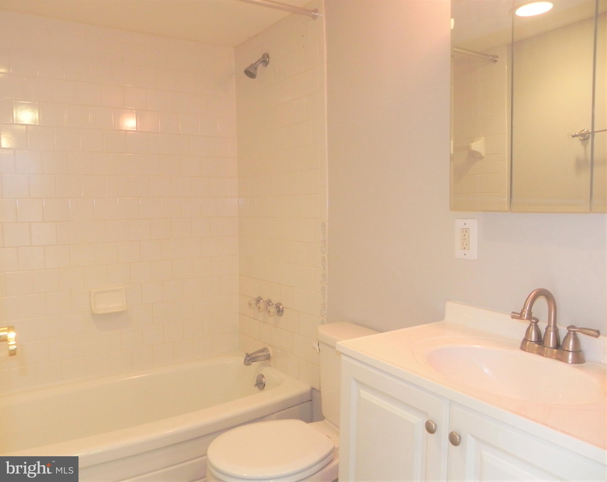 RIDGE HOUSE - Residential Lease