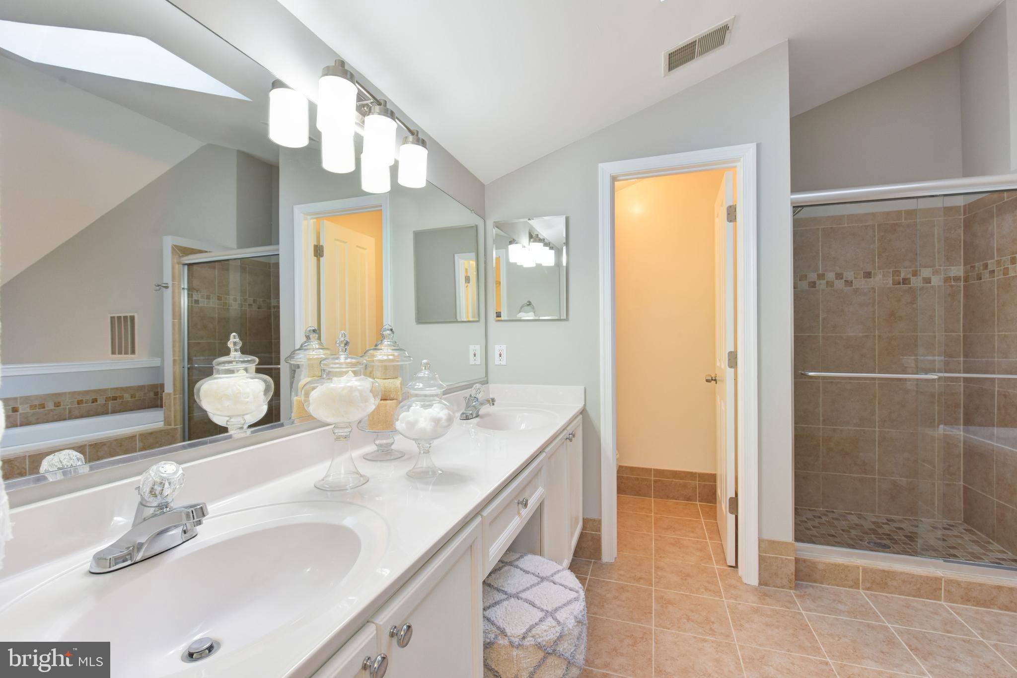 STONEGATE - Residential