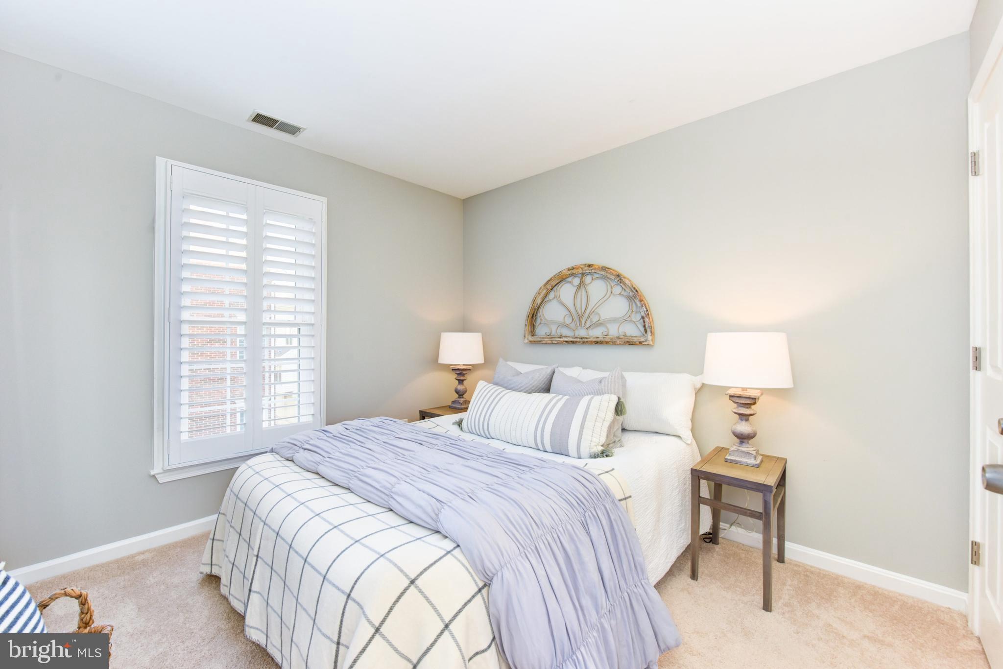 STONEGATE - Residential