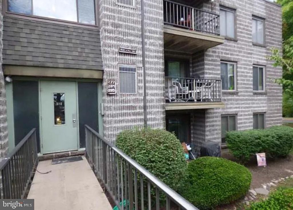 Photo of 281 E Village Road, SOUTHAMPTON, PA 18966 (MLS # PABU2087996)