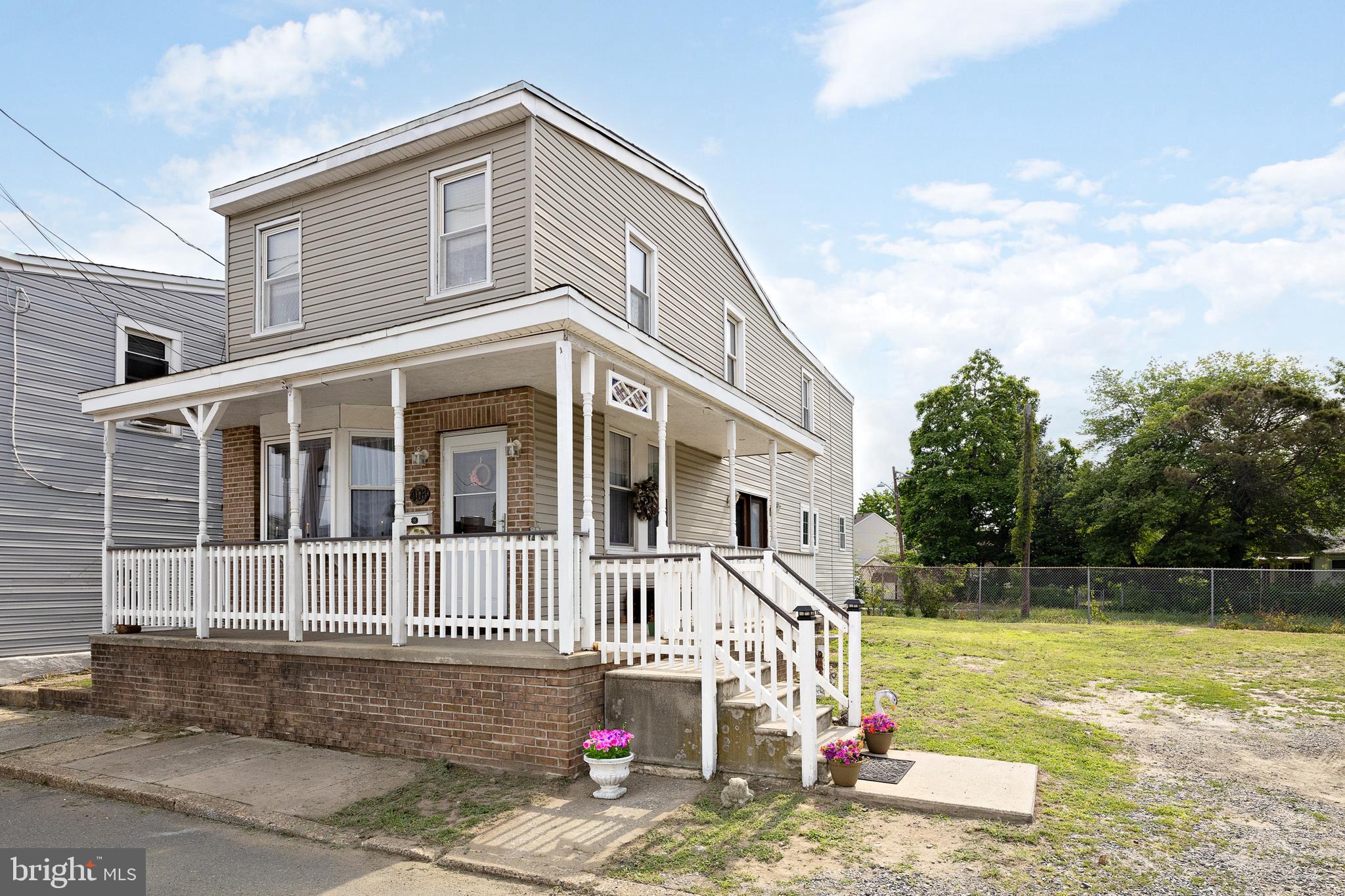 408 ST JOHN