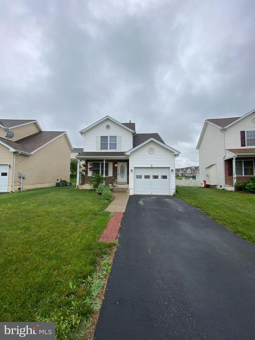 ADORABLE 3 bed 2.5 bath 1 Car garage SFH in highly desired Briar Run Estates, Ranson, WV.  Home has been freshly painted.  Fully fenced backyard with 6 ft privacy fence. Home offers an open concept main level floor plan with tons of natural light.  Home also features a gas fireplace, LVP flooring on the main level, updated kitchen and powder room, in-unit washer and dryer and attached garage.