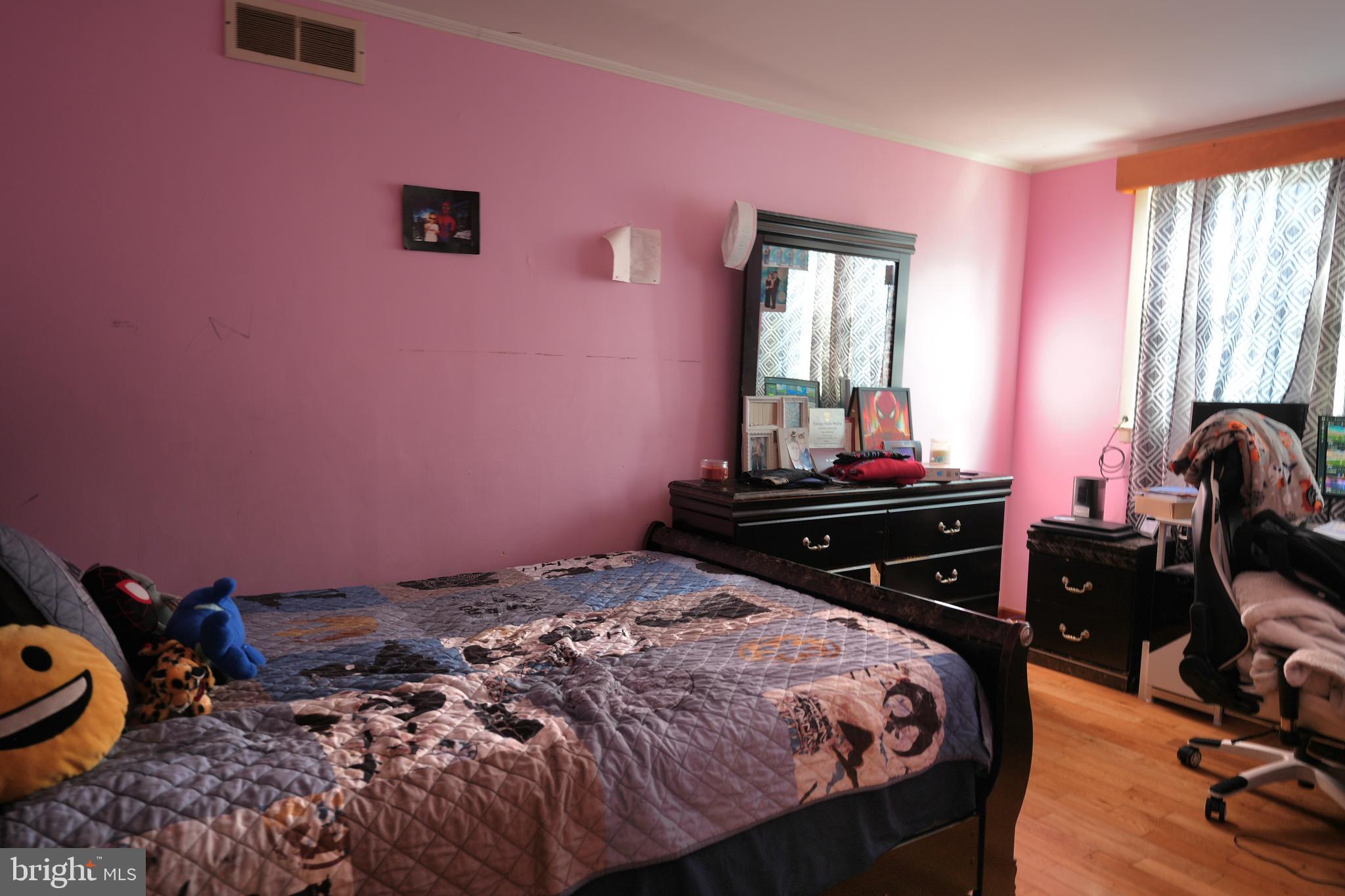 ASHTON-WOODENBRIDGE - Residential