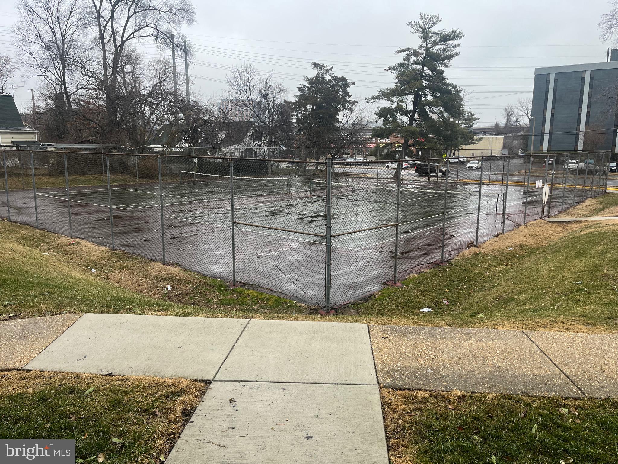 HUNTINGTON CLUB - Residential