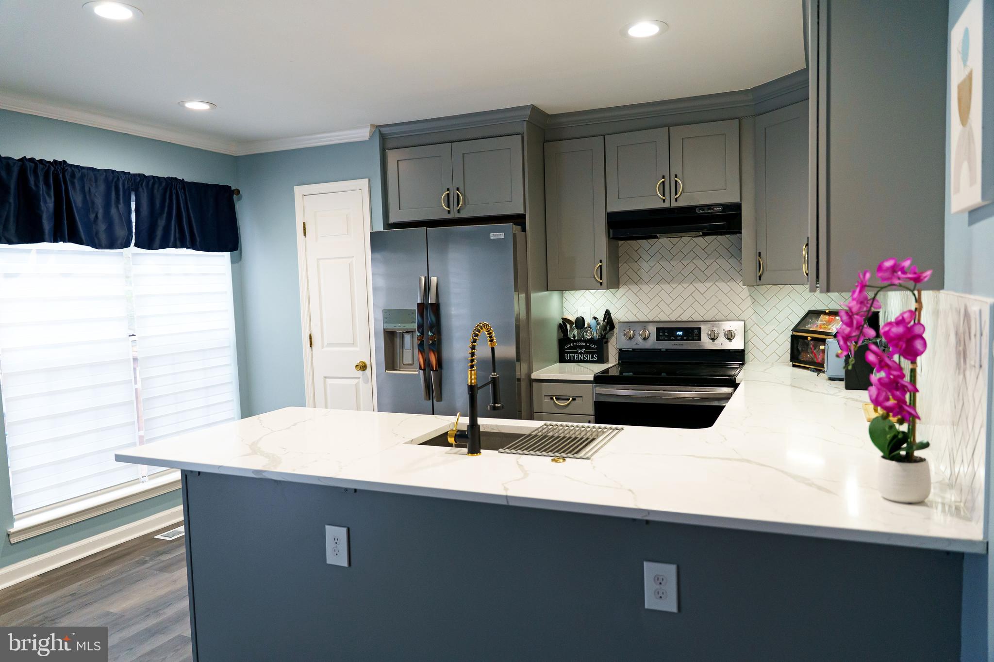 WHISPERING MEADOW - Residential