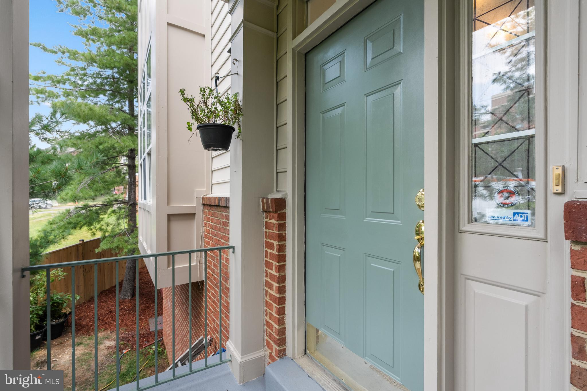 KENSINGTON COURTS - Residential