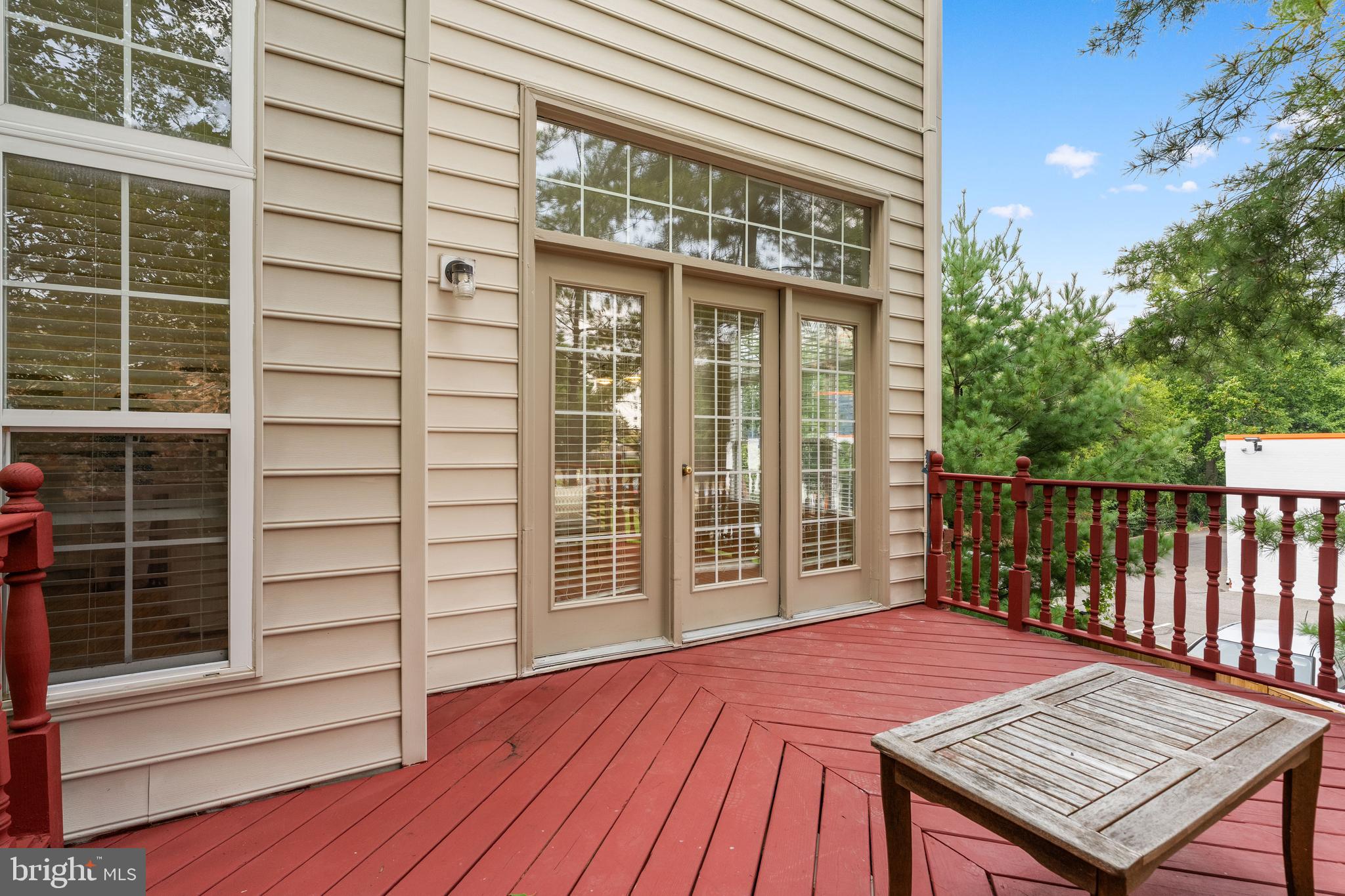 KENSINGTON COURTS - Residential