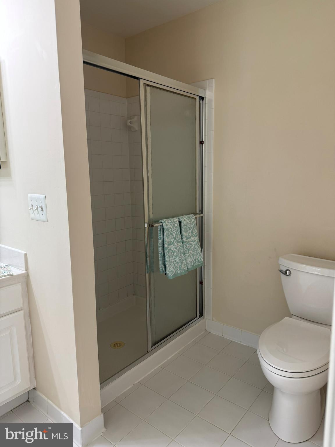 KENSINGTON COURTS - Residential