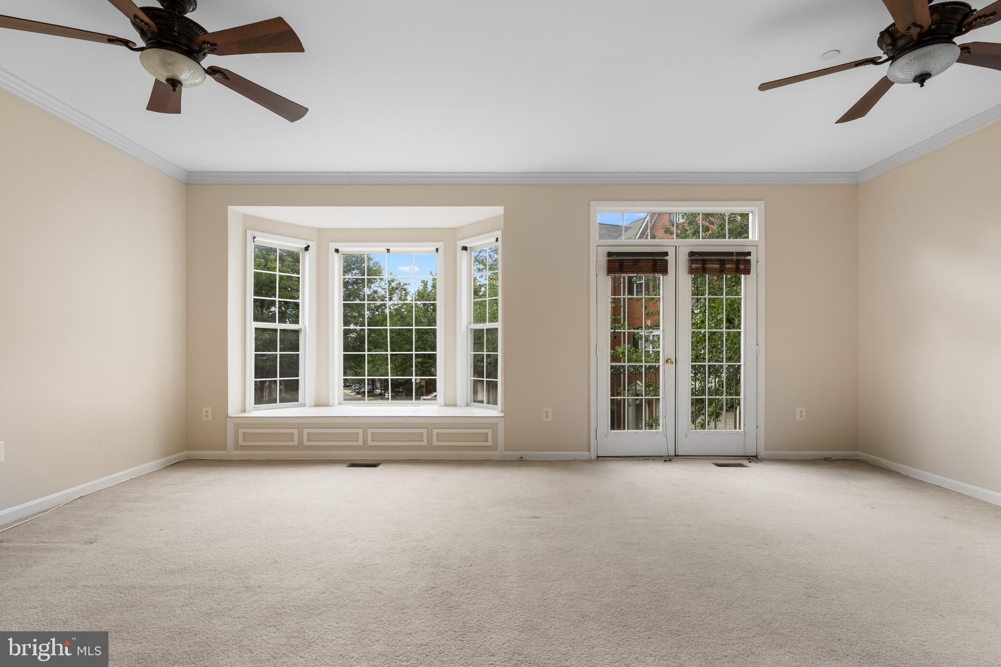 KENSINGTON COURTS - Residential