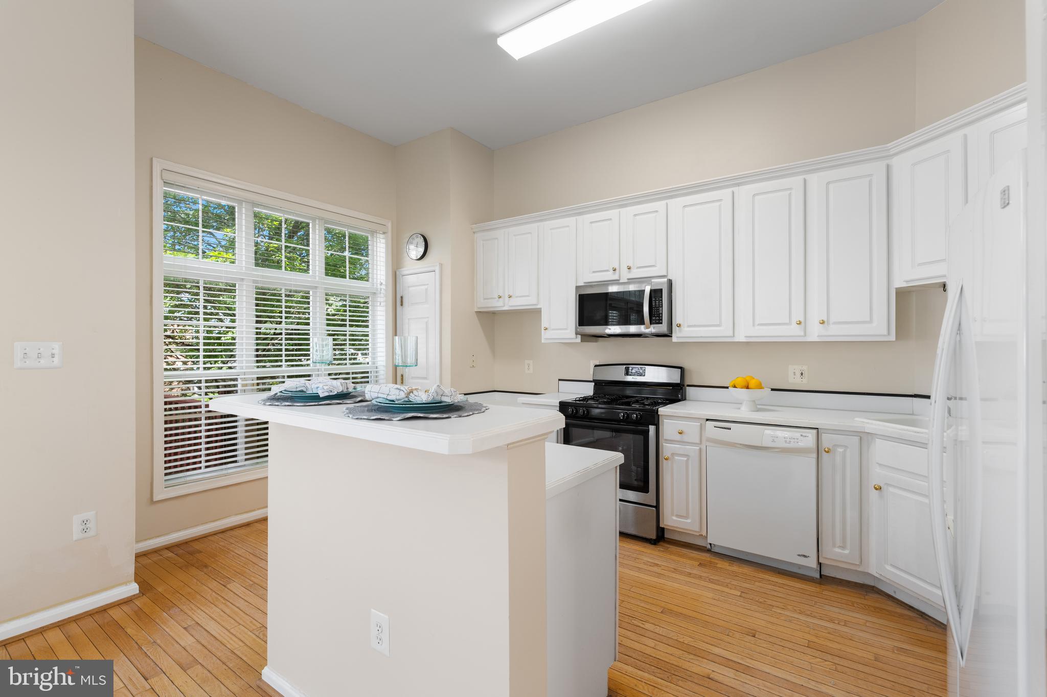 KENSINGTON COURTS - Residential