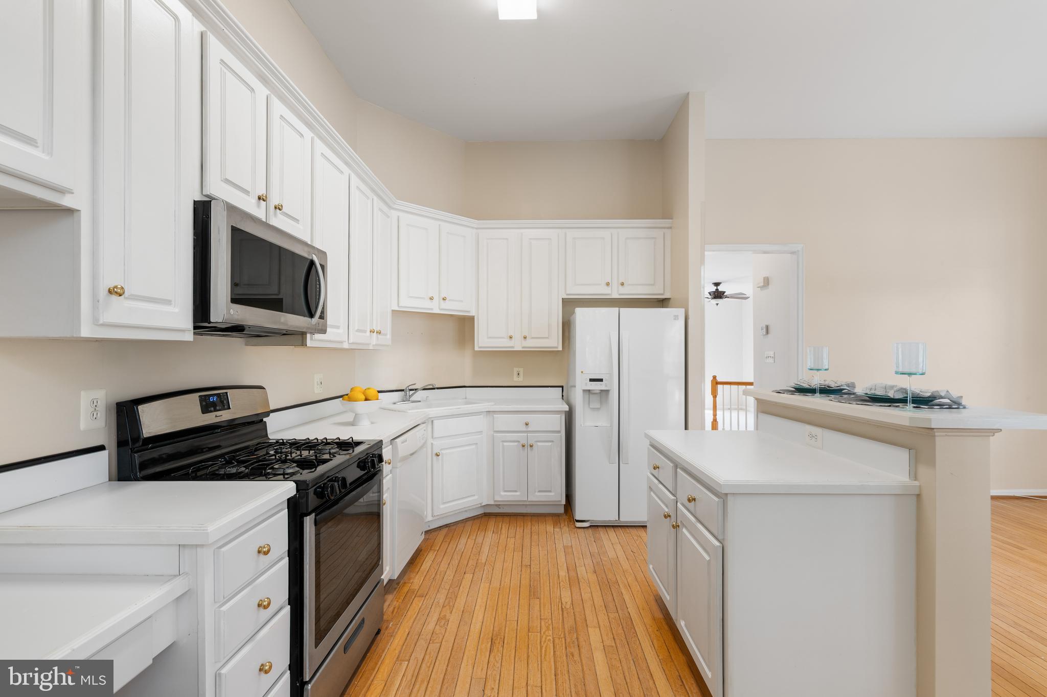 KENSINGTON COURTS - Residential