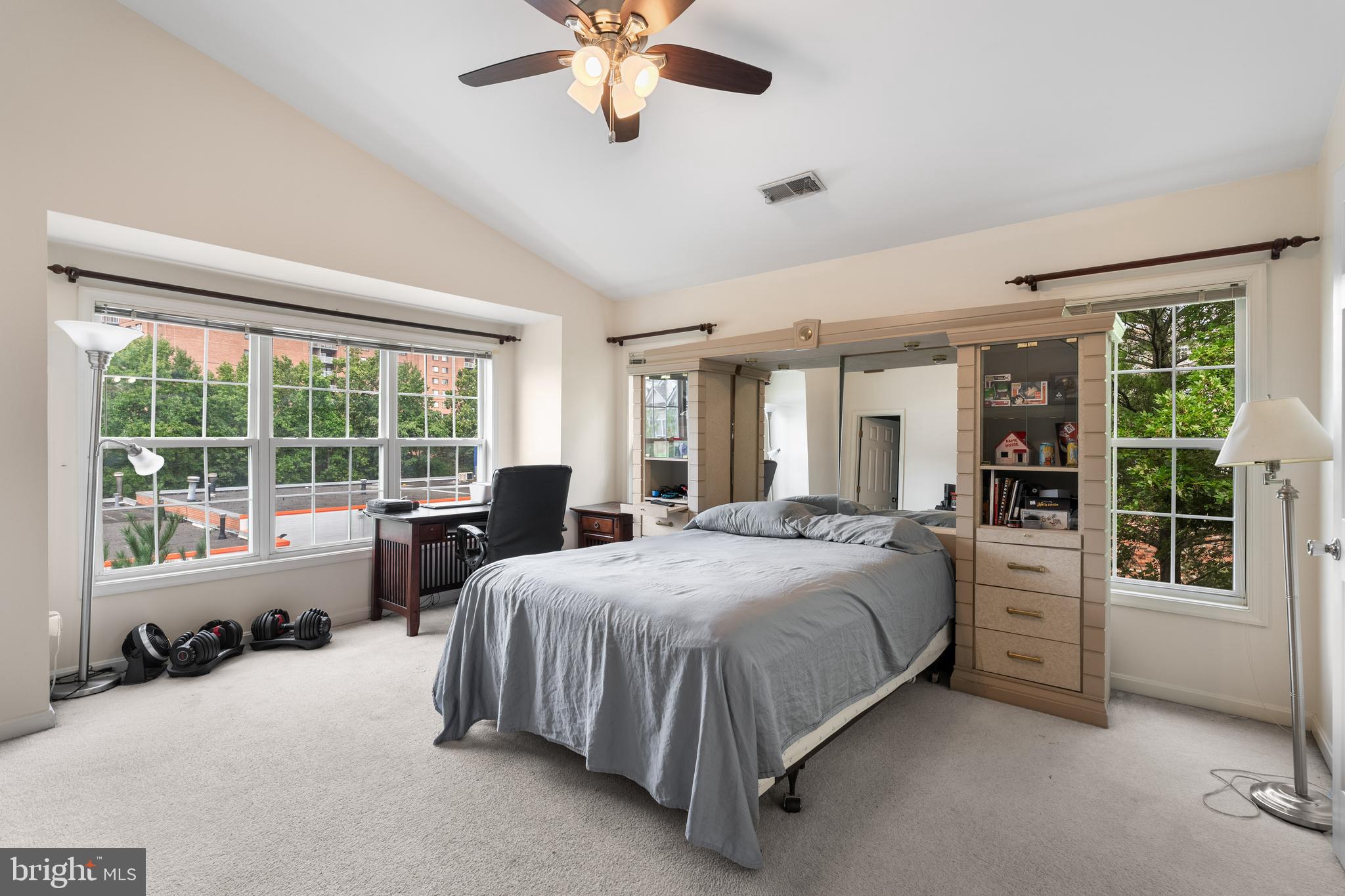 KENSINGTON COURTS - Residential