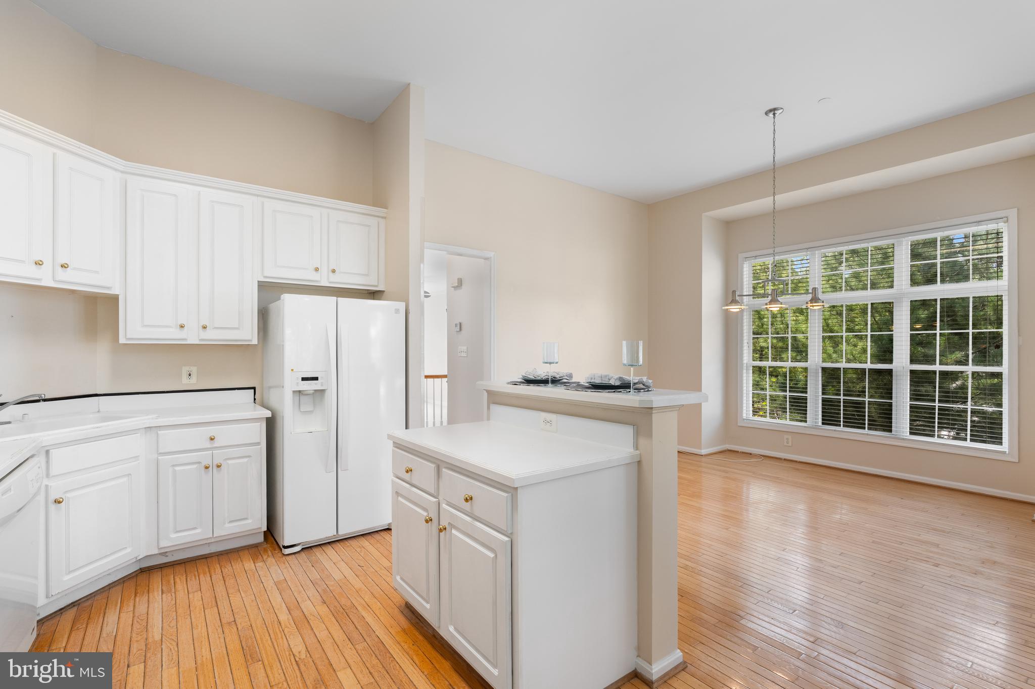 KENSINGTON COURTS - Residential